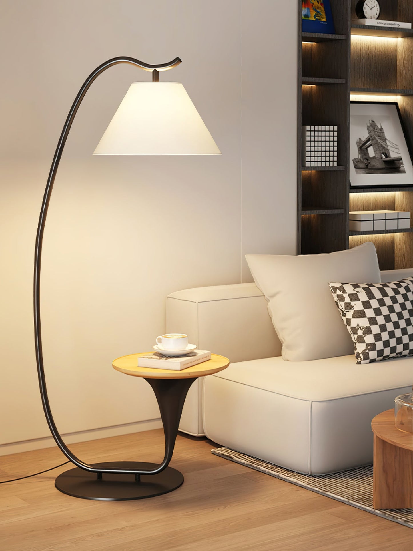 Curvature Floor Lamp