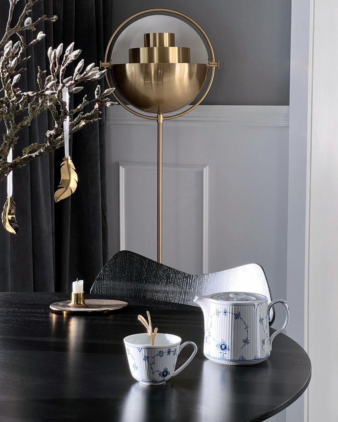 Deformed Ball Floor Lamp