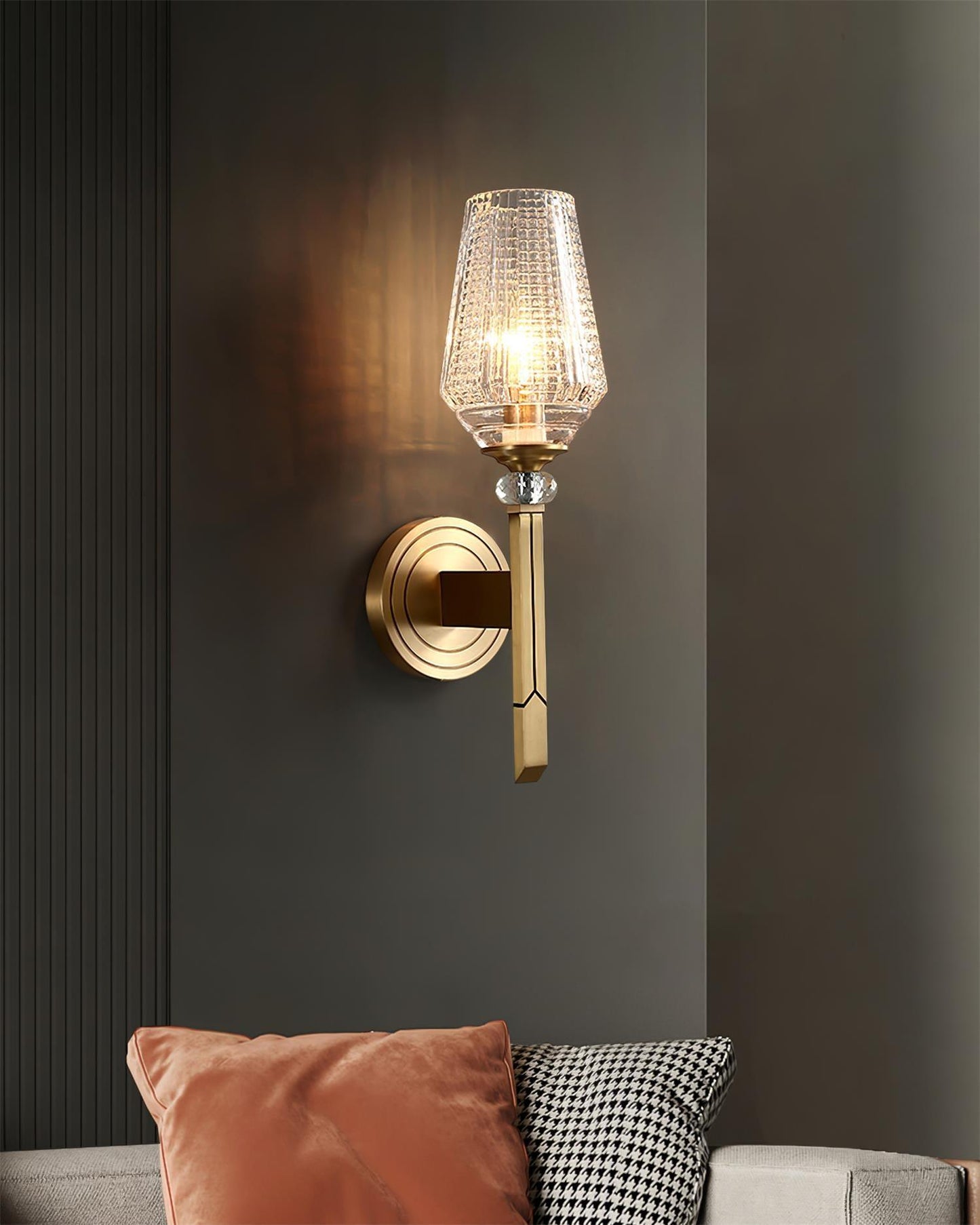 Devora Brass Wall Lamp