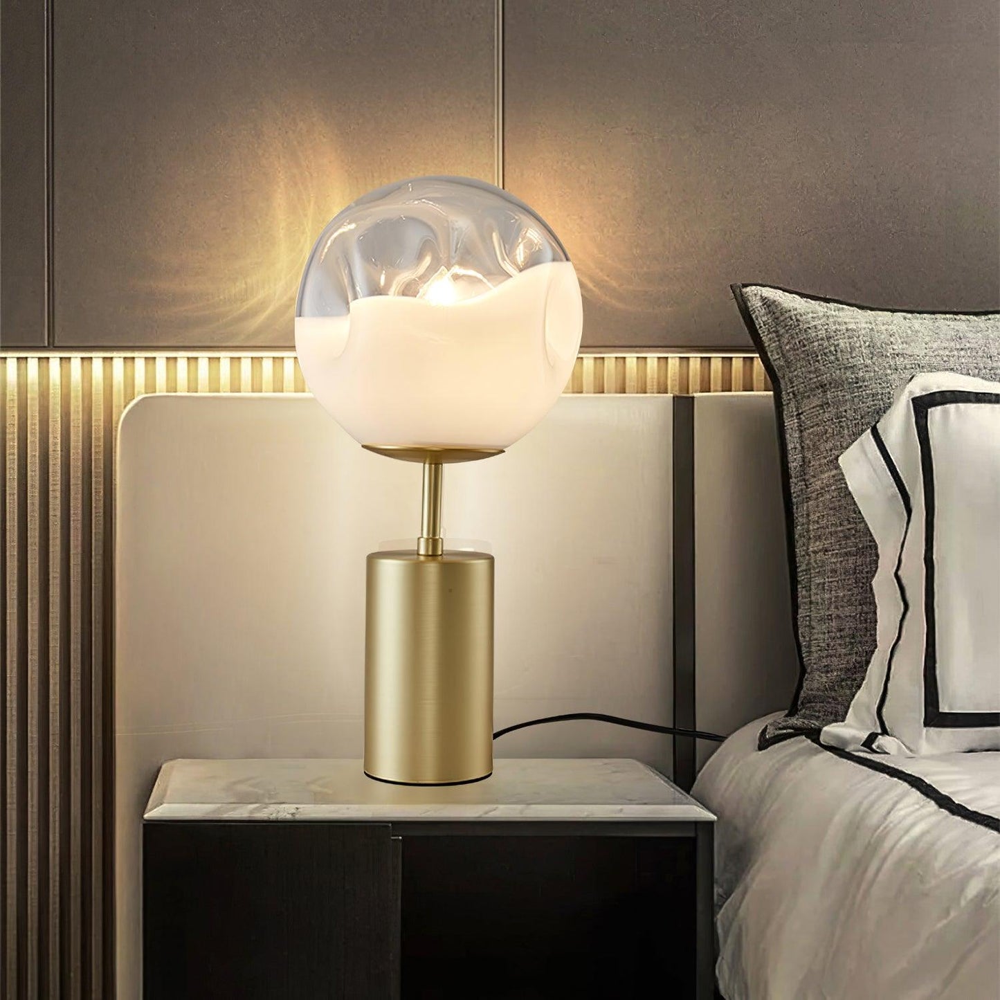 Ecar Table Lamp