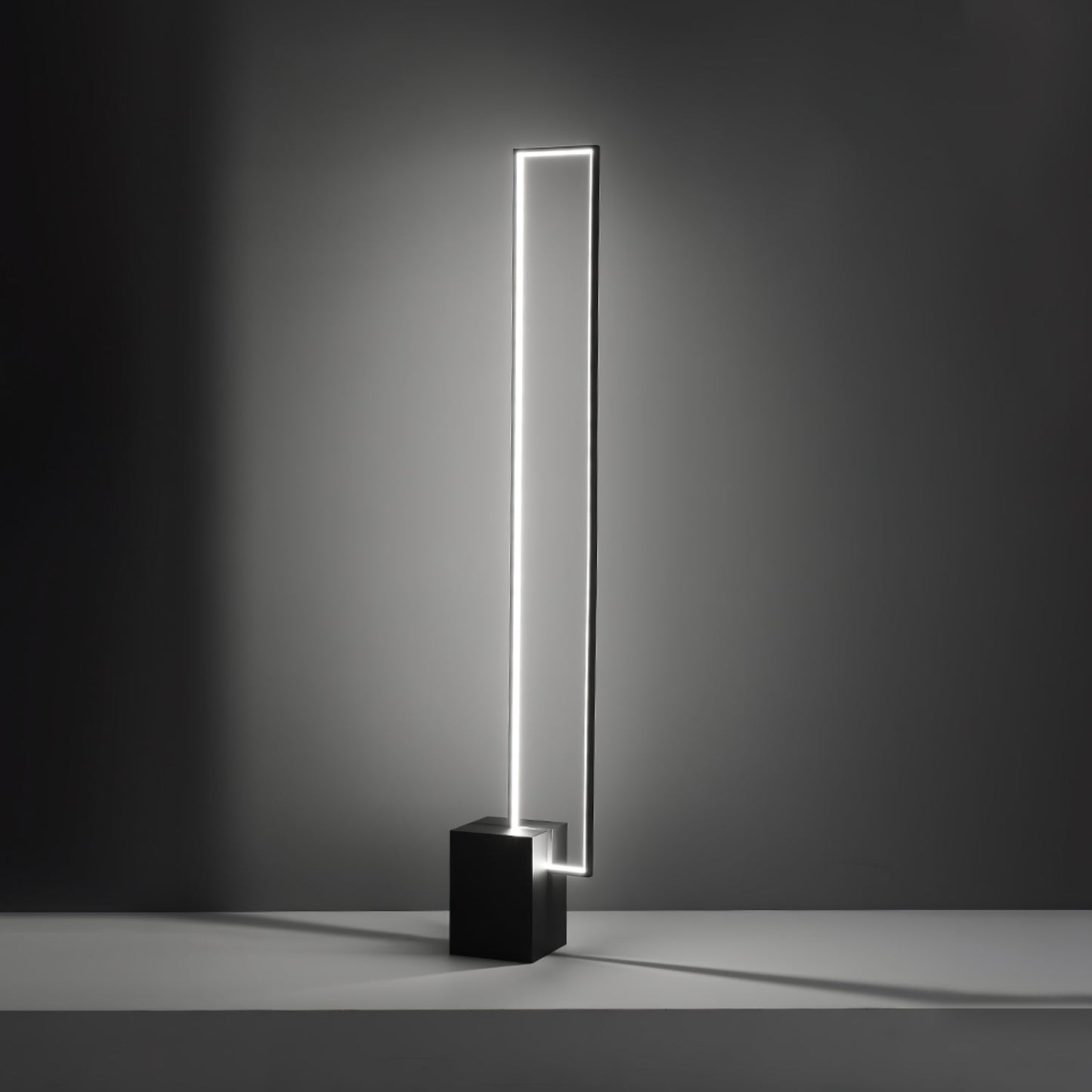 Edge Free-standing Lamp Floor Lamp