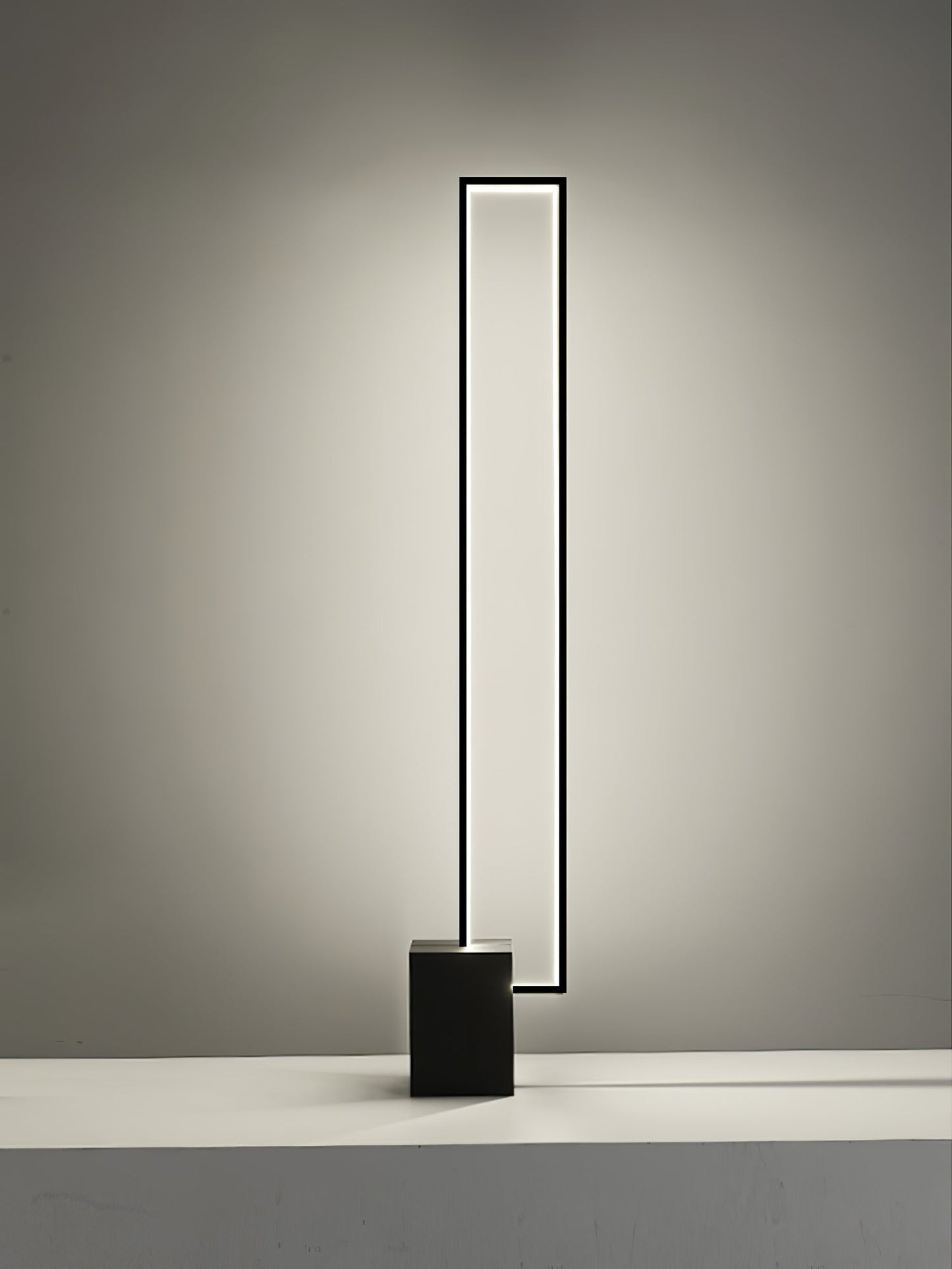 Edge Free-standing Lamp Floor Lamp