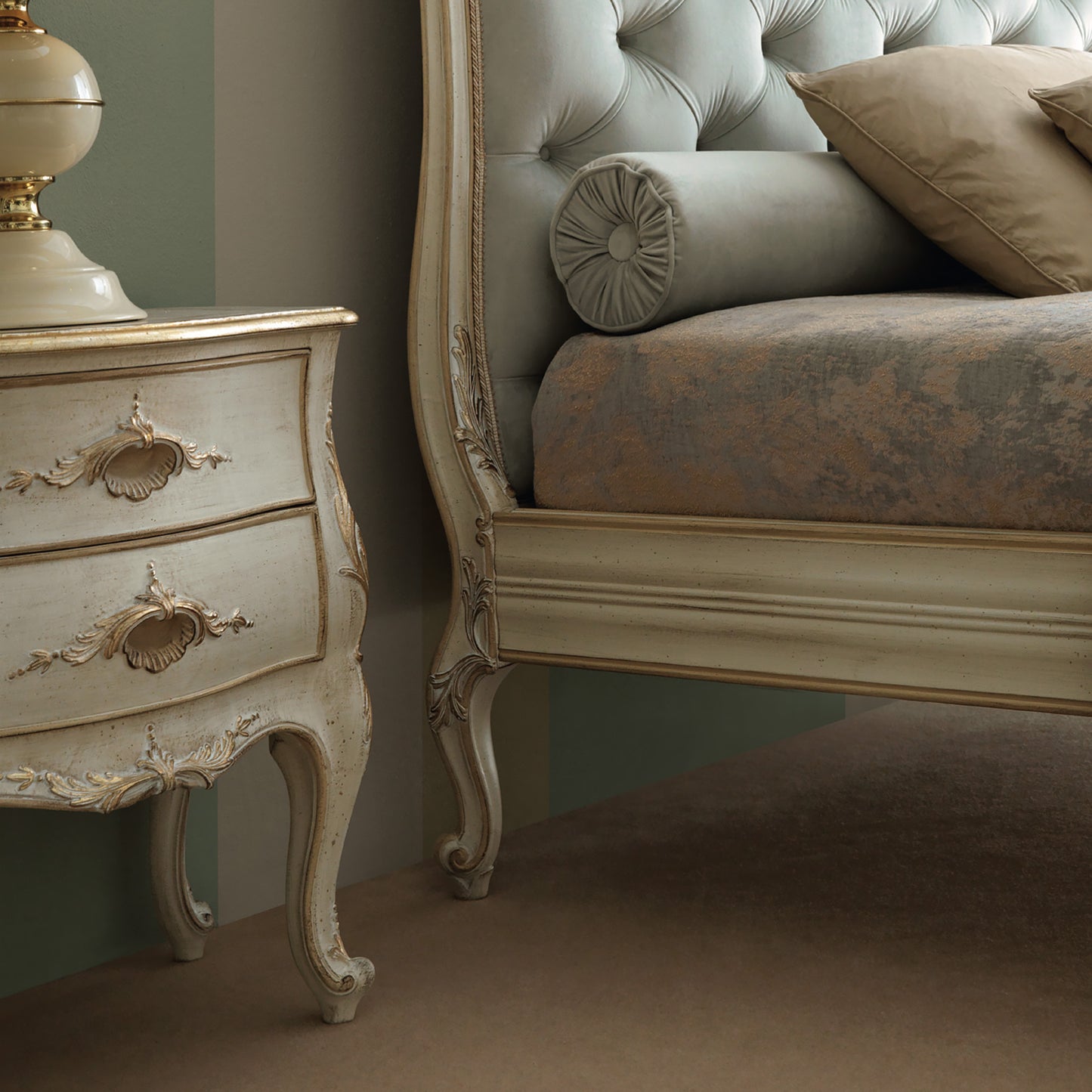 Elegant Classic Style Bedside Drawers