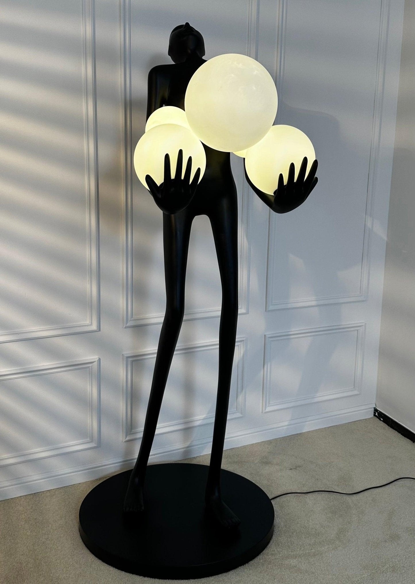 Embrace Sculpture Floor-mounted Lamp Floor Lamp