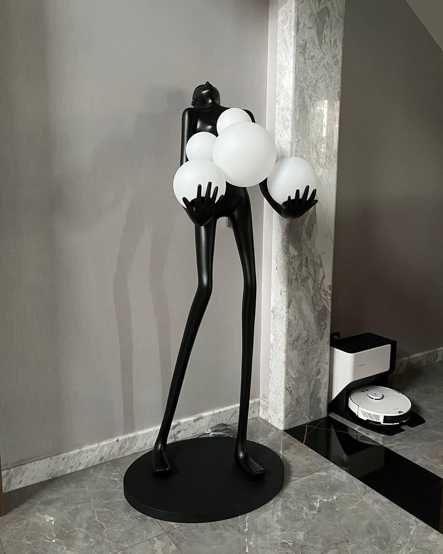 Embrace Sculpture Floor-mounted Lamp Floor Lamp