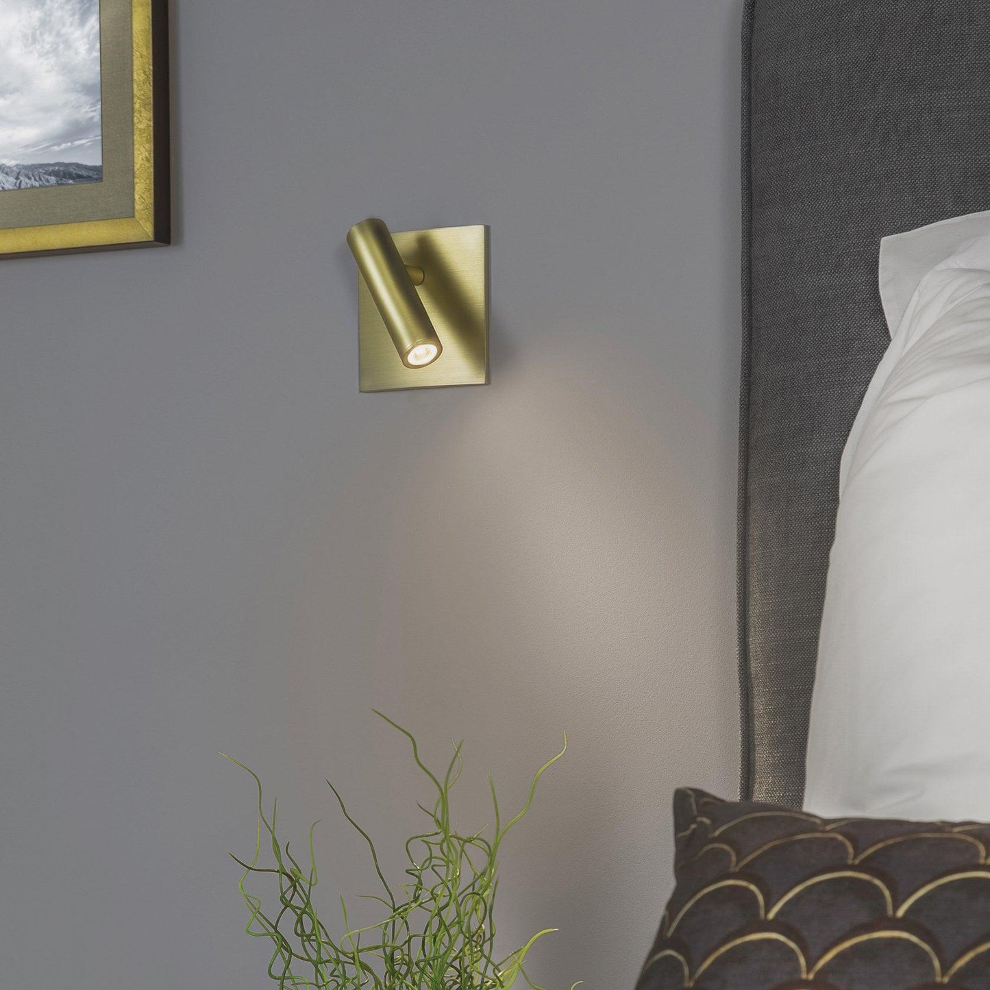 Square Switched Wall-mounted lamp Sconce