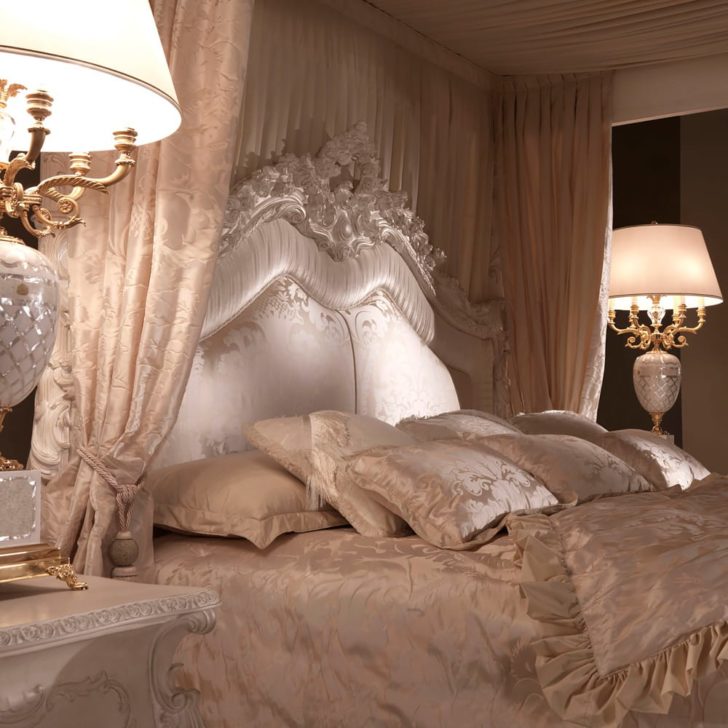 Extravagant Luxurious 4 Poster Bed