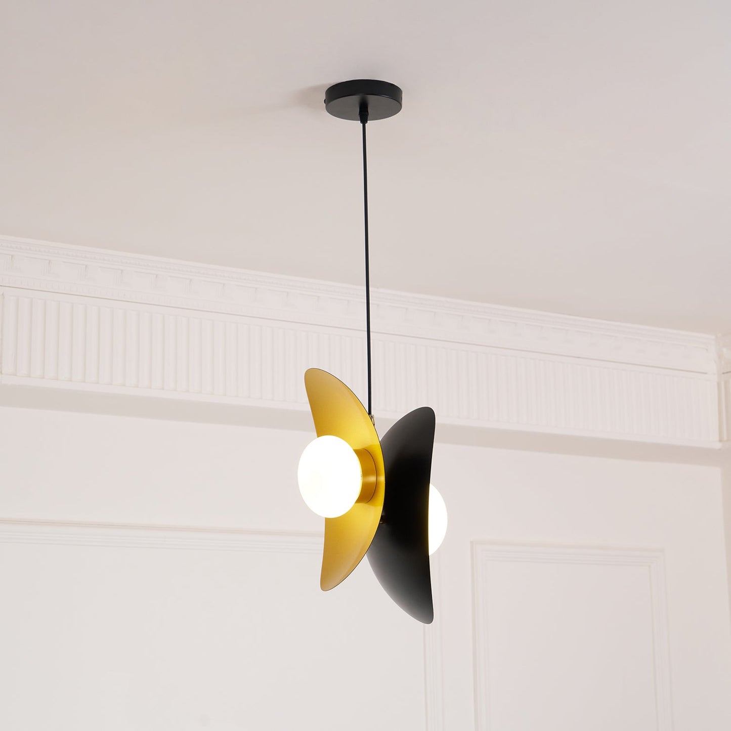 Golden Petal Houselight Pendant Lamp