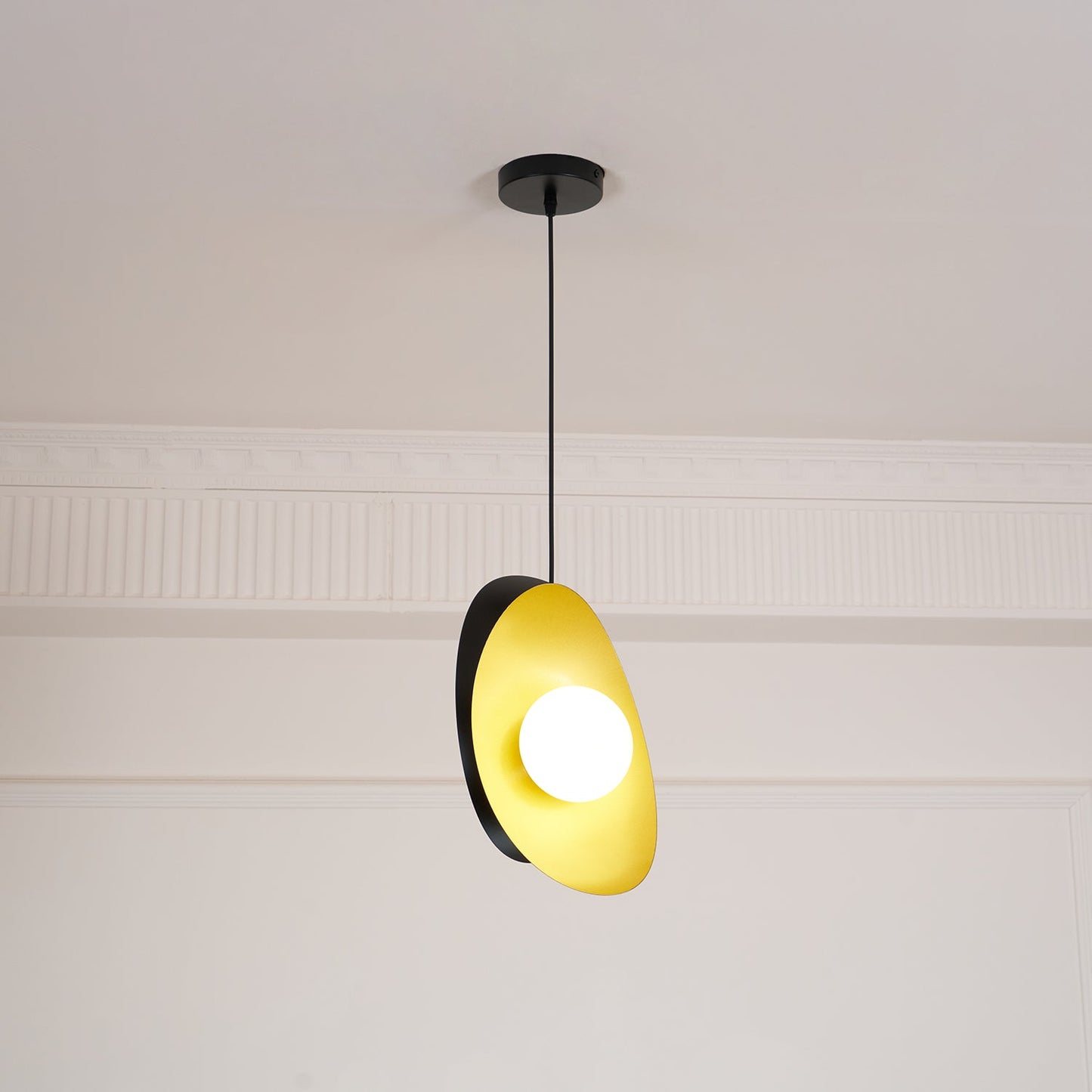 Golden Petal Houselight Pendant Lamp