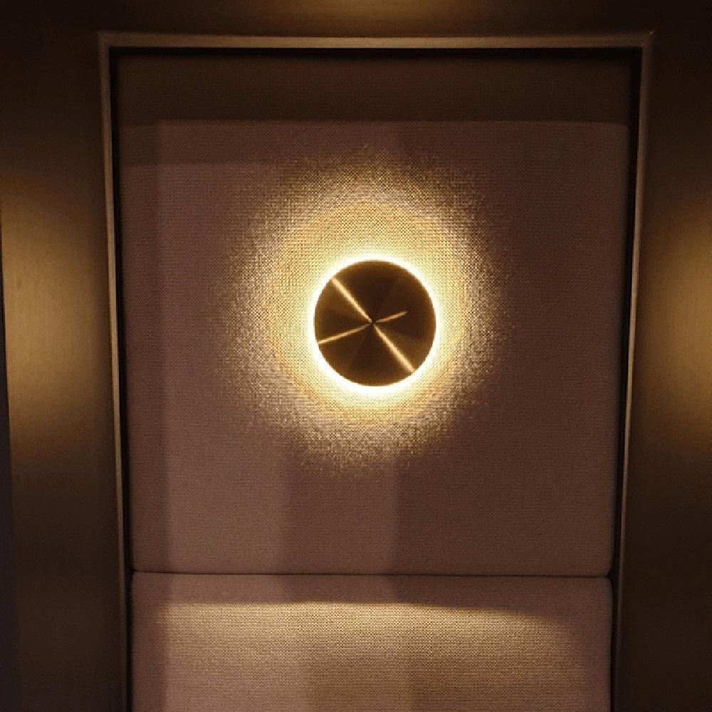 Gossa Sconce Wall Lamp