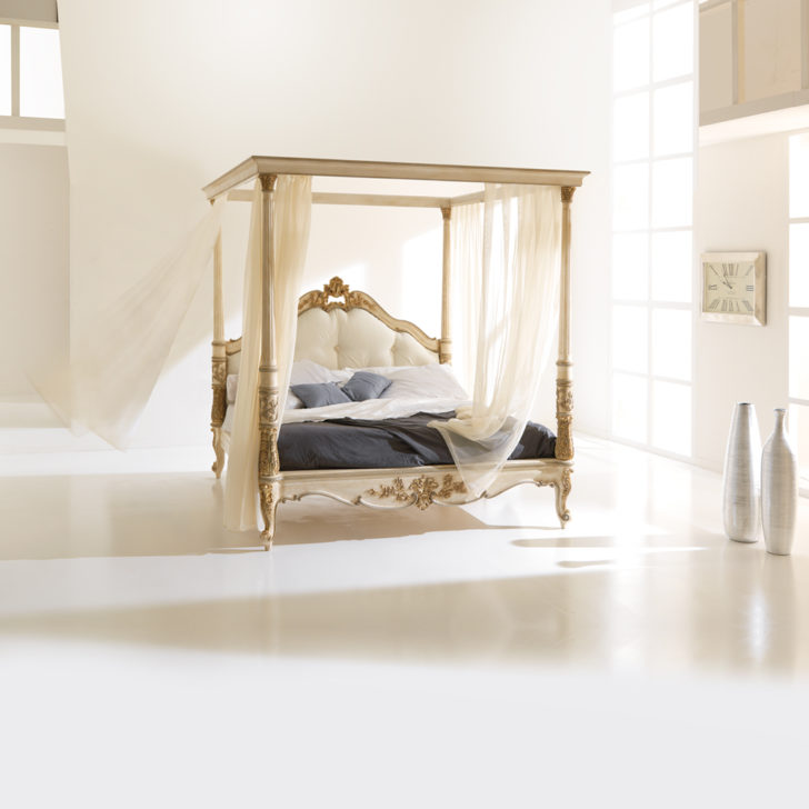 High End Italian Designer Four Poster Bed