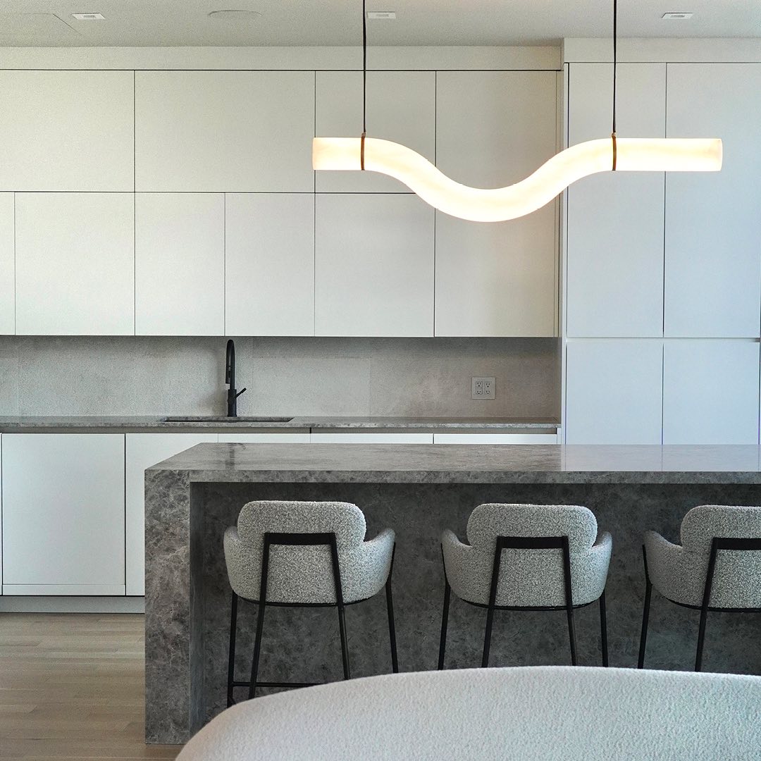 Streamlined Alabaster Pendant Lamp
