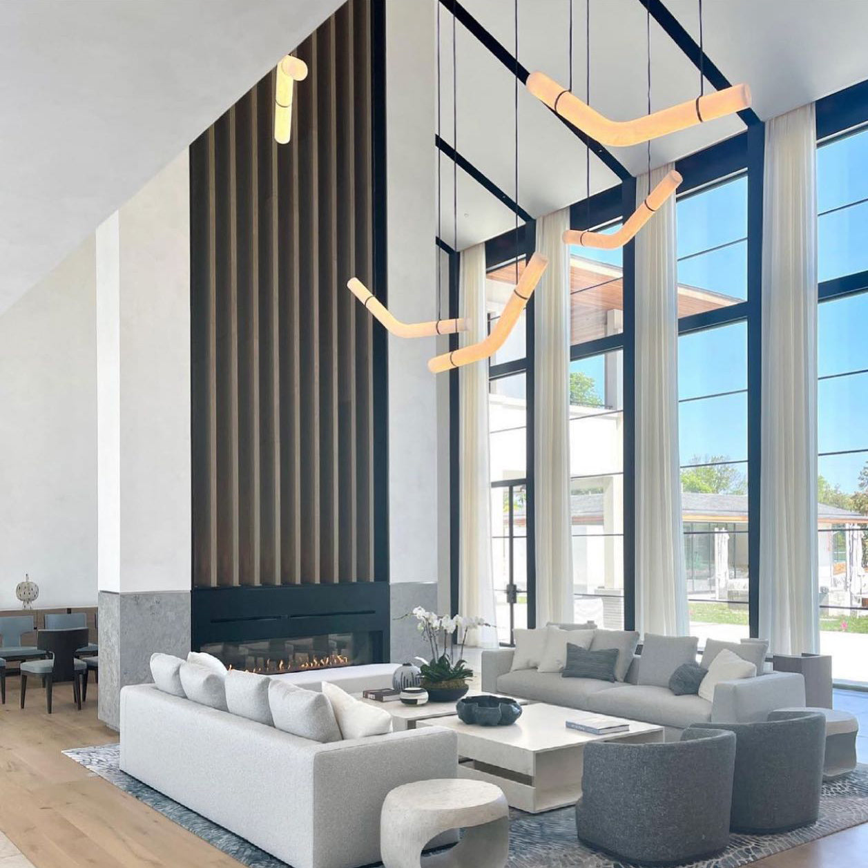 Streamlined Alabaster Pendant Lamp