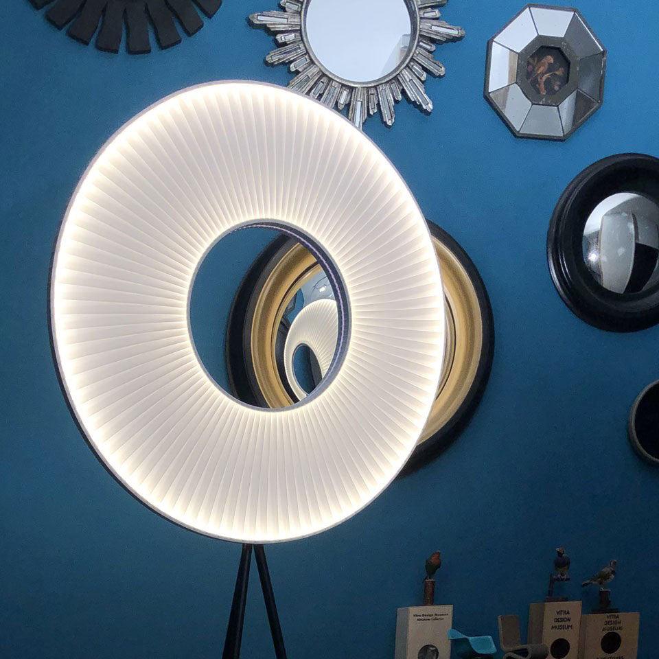 Iris Floor-mounted Lamp Floor Lamp