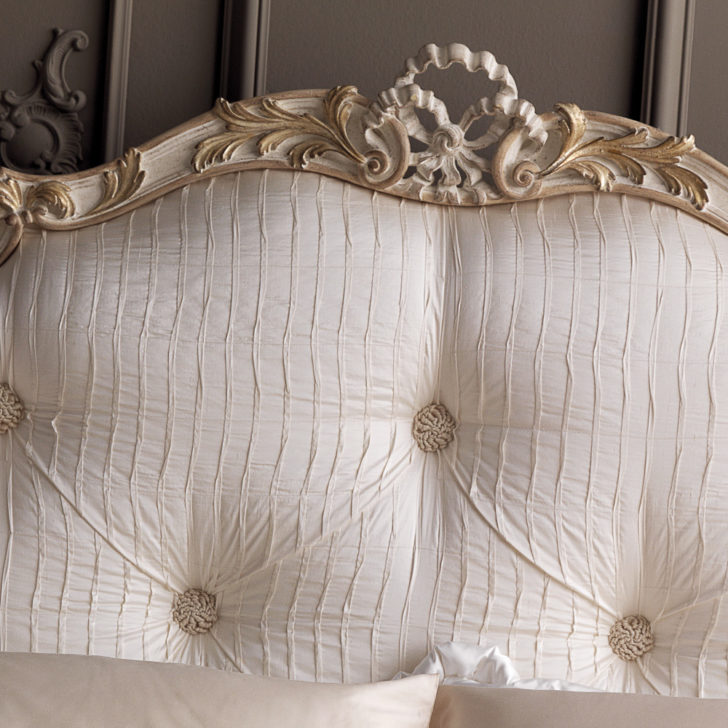 Italian Rococo Luxury Silk Button Upholstered Bed