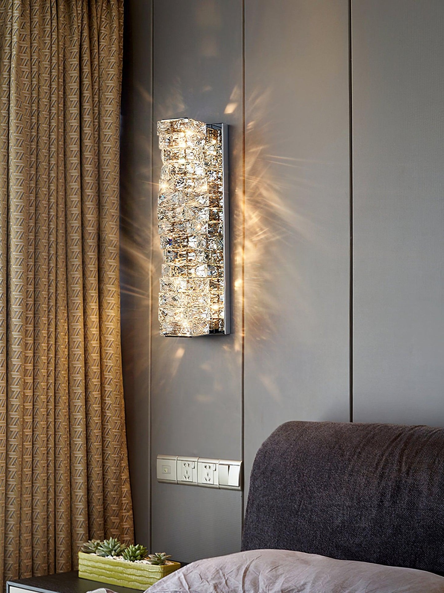 Laminated Crystal Bracket light Wall Light