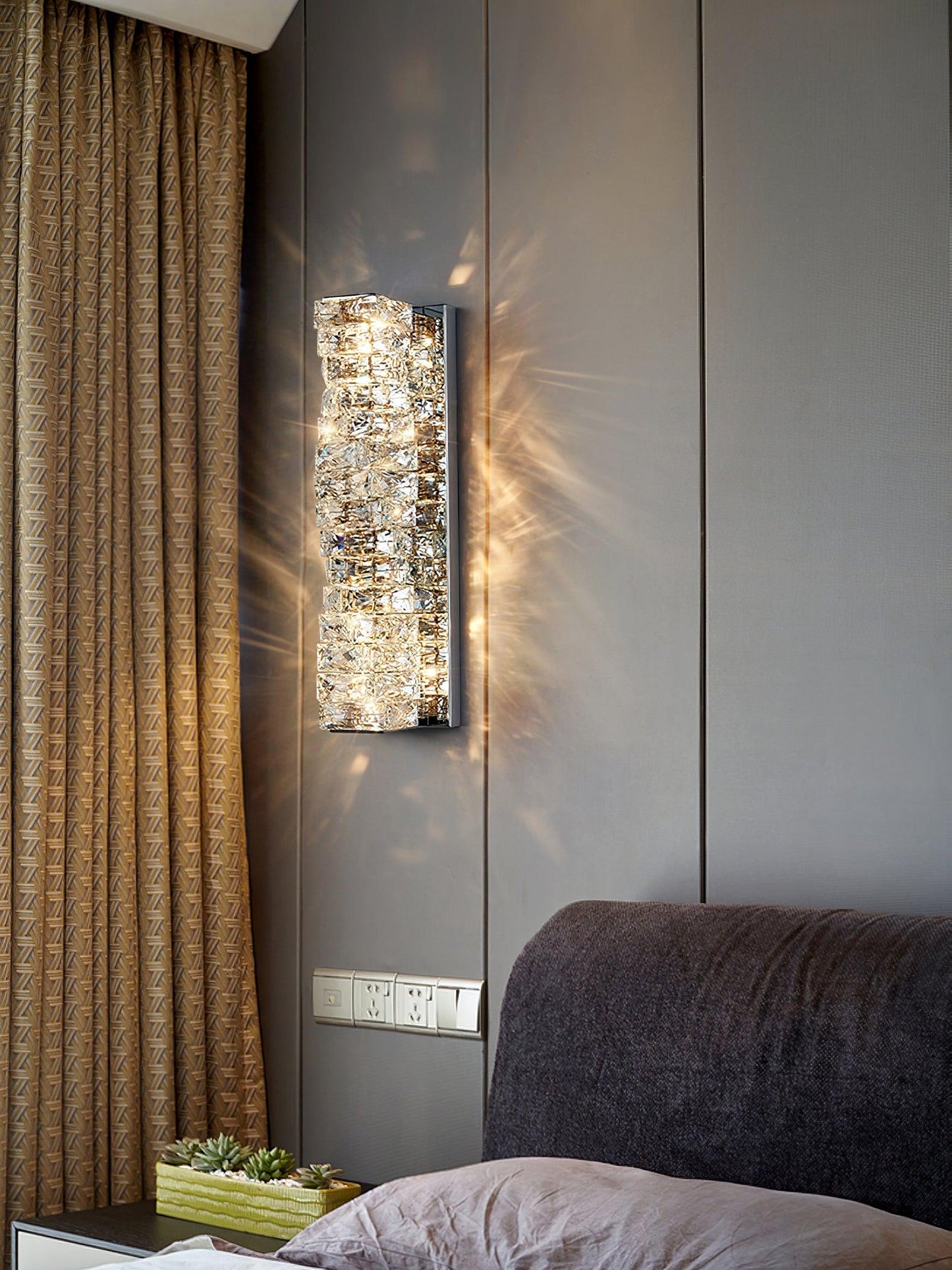 Laminated Crystal Bracket light Wall Light