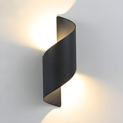 Lila Bracket light Wall Lamp