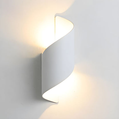 Lila Bracket light Wall Lamp