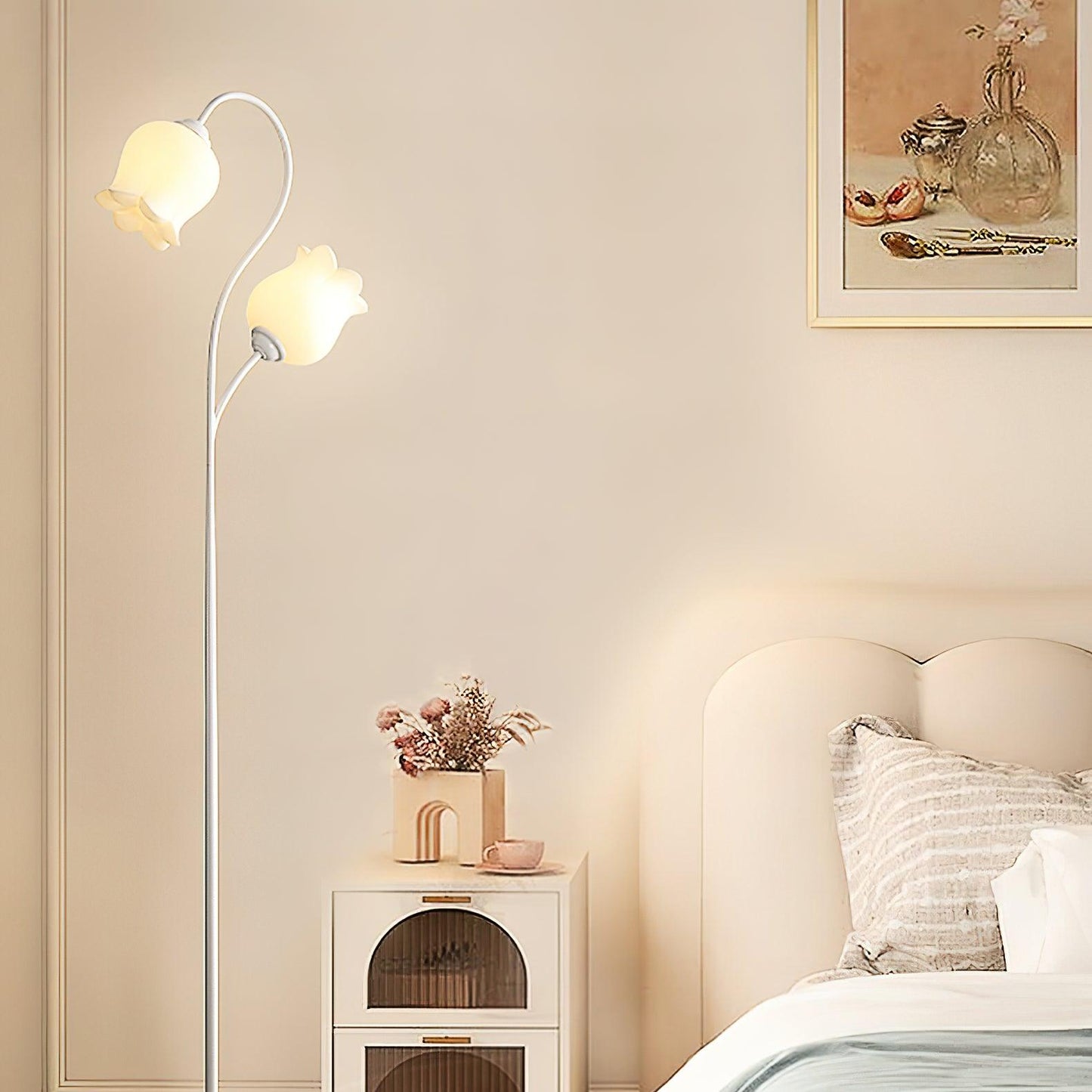 Lilium Tall Lamp Floor Lamp