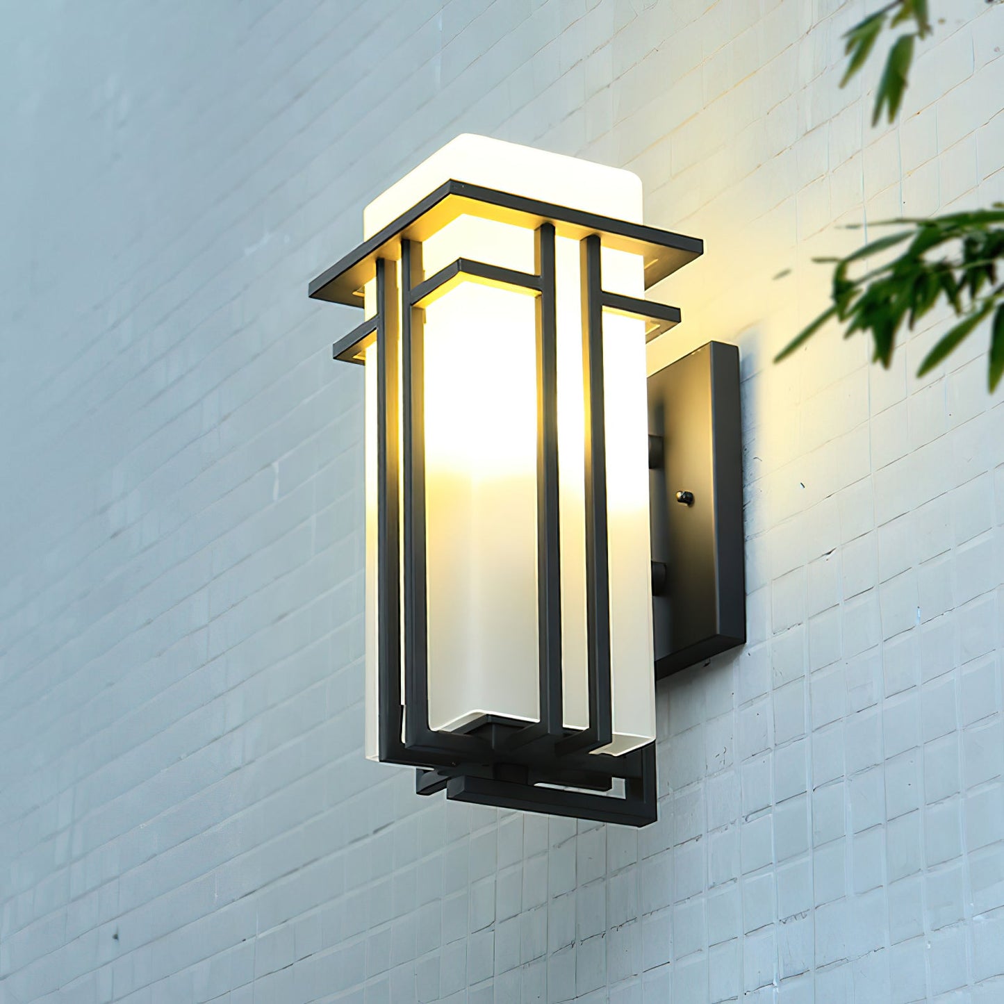 Linden Outdoor Wall Lamp