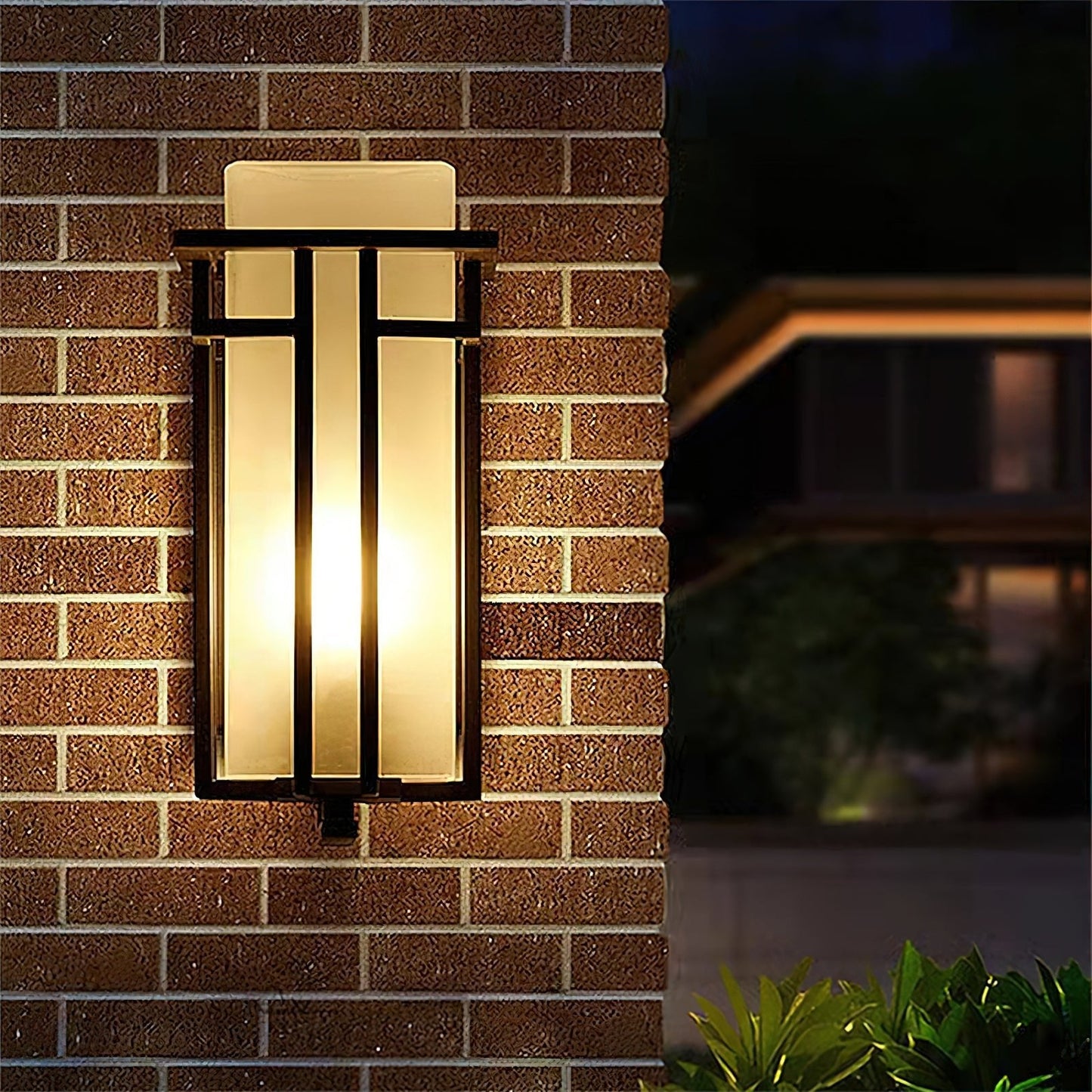 Linden Outdoor Wall Lamp