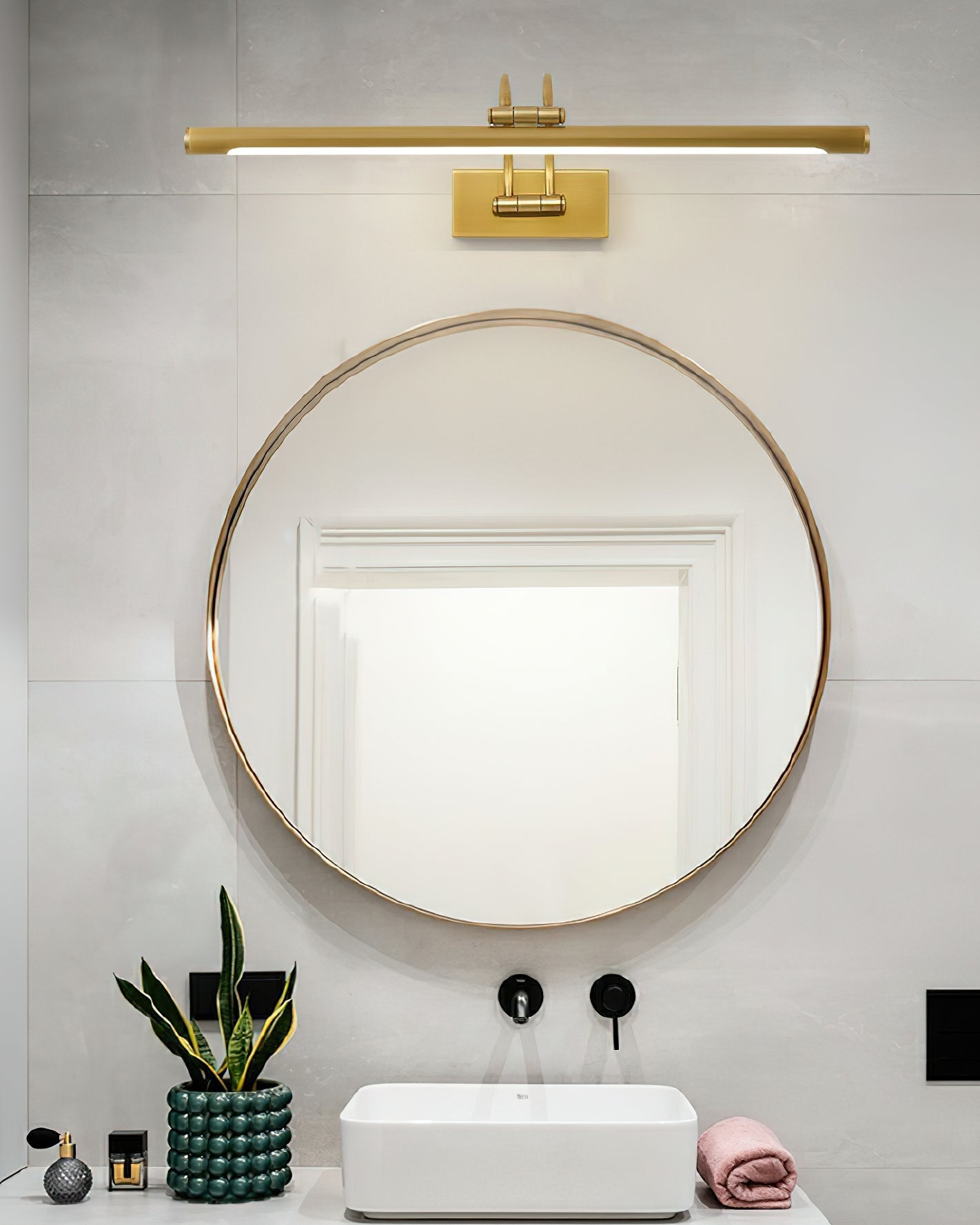 Linear Vanity Bracket light Wall Light