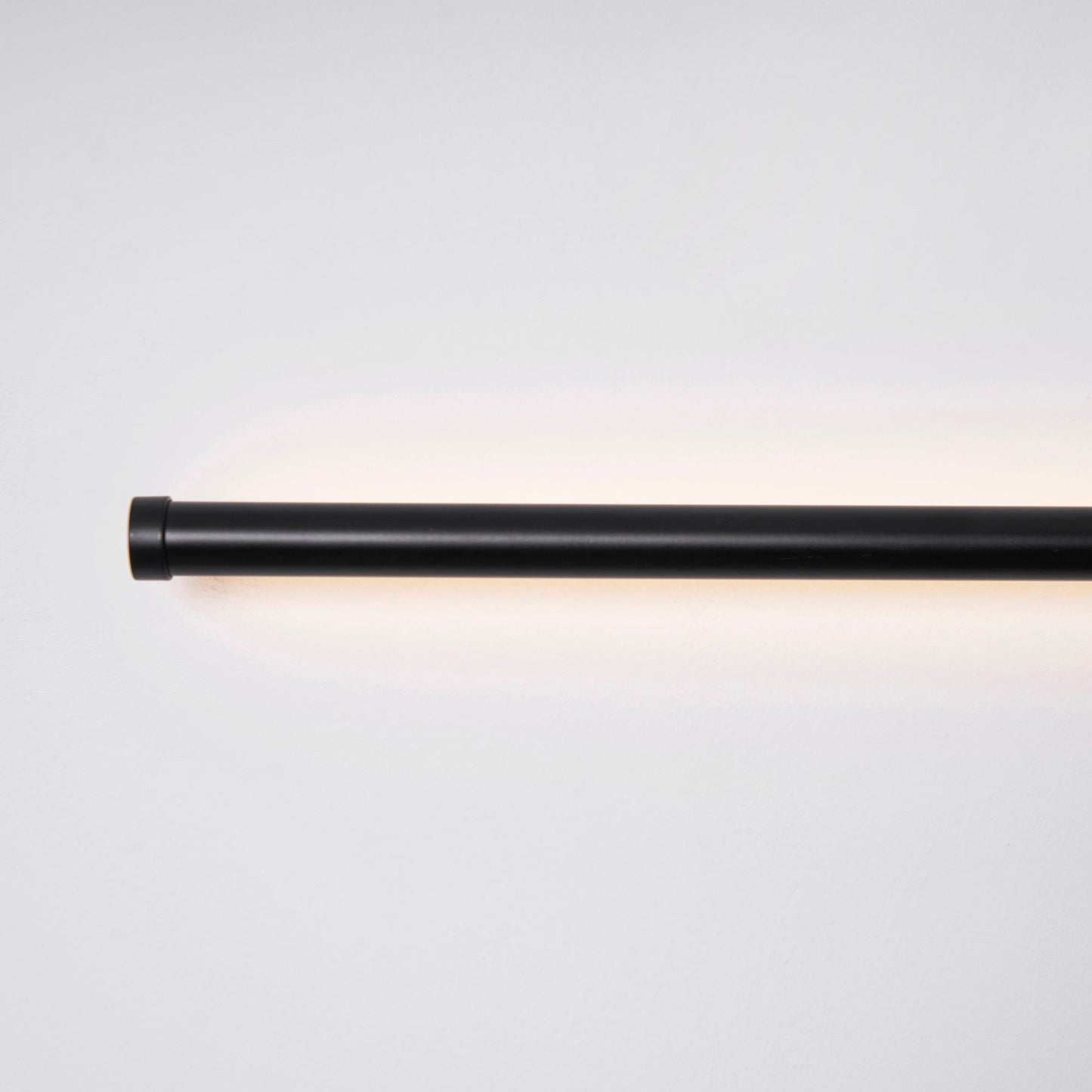 Linearo Rechargeable Wall Lamp