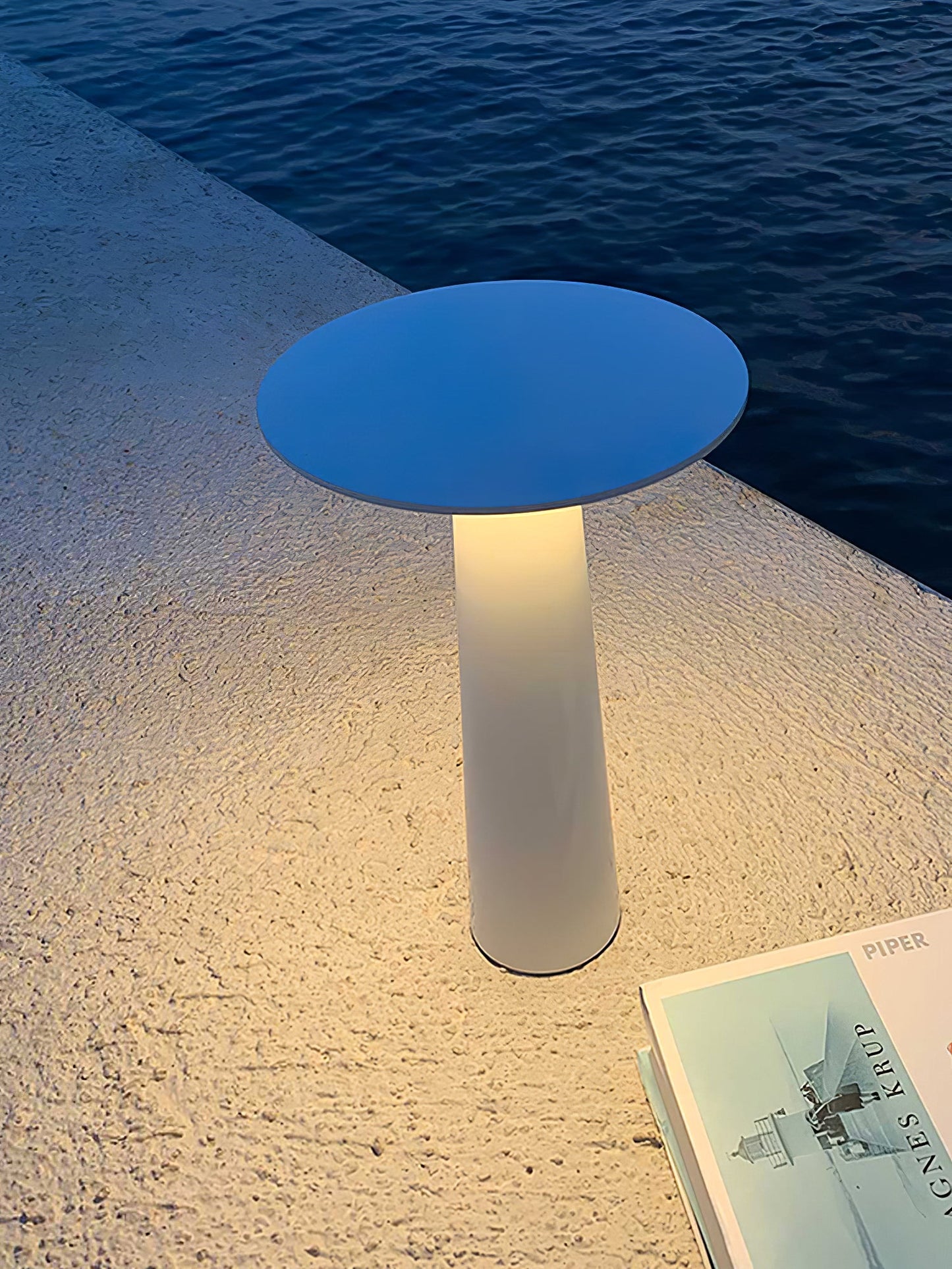 Luma Disk Outdoor Table Light