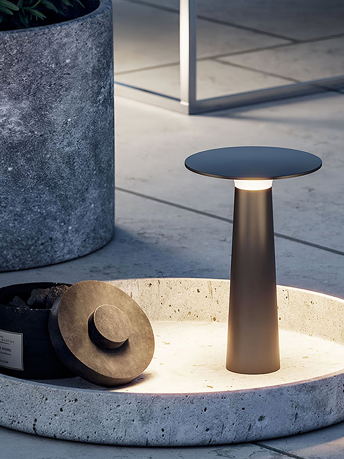 Luma Disk Outdoor Table Light