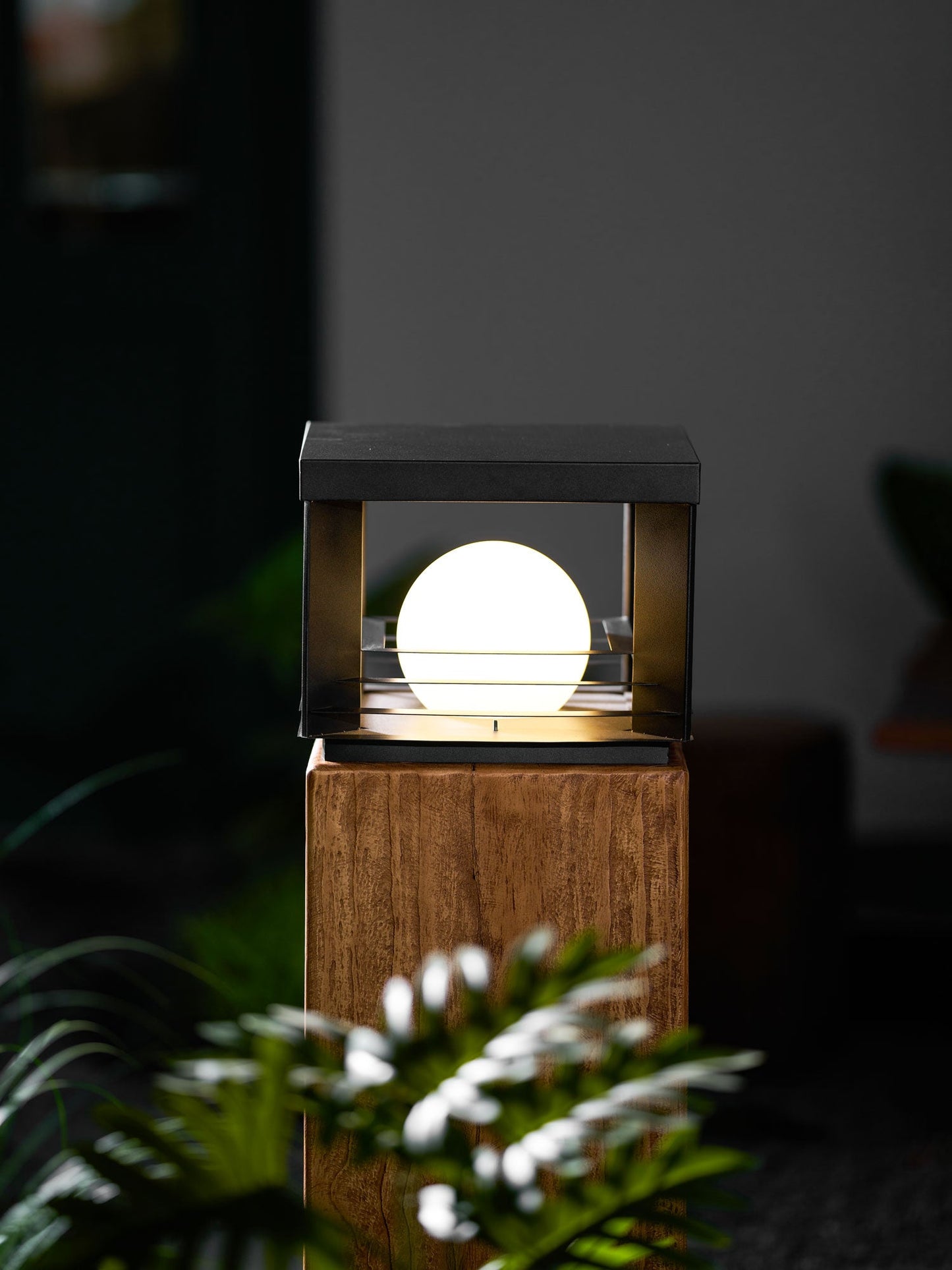 Lunar Crate Outdoor Lamp