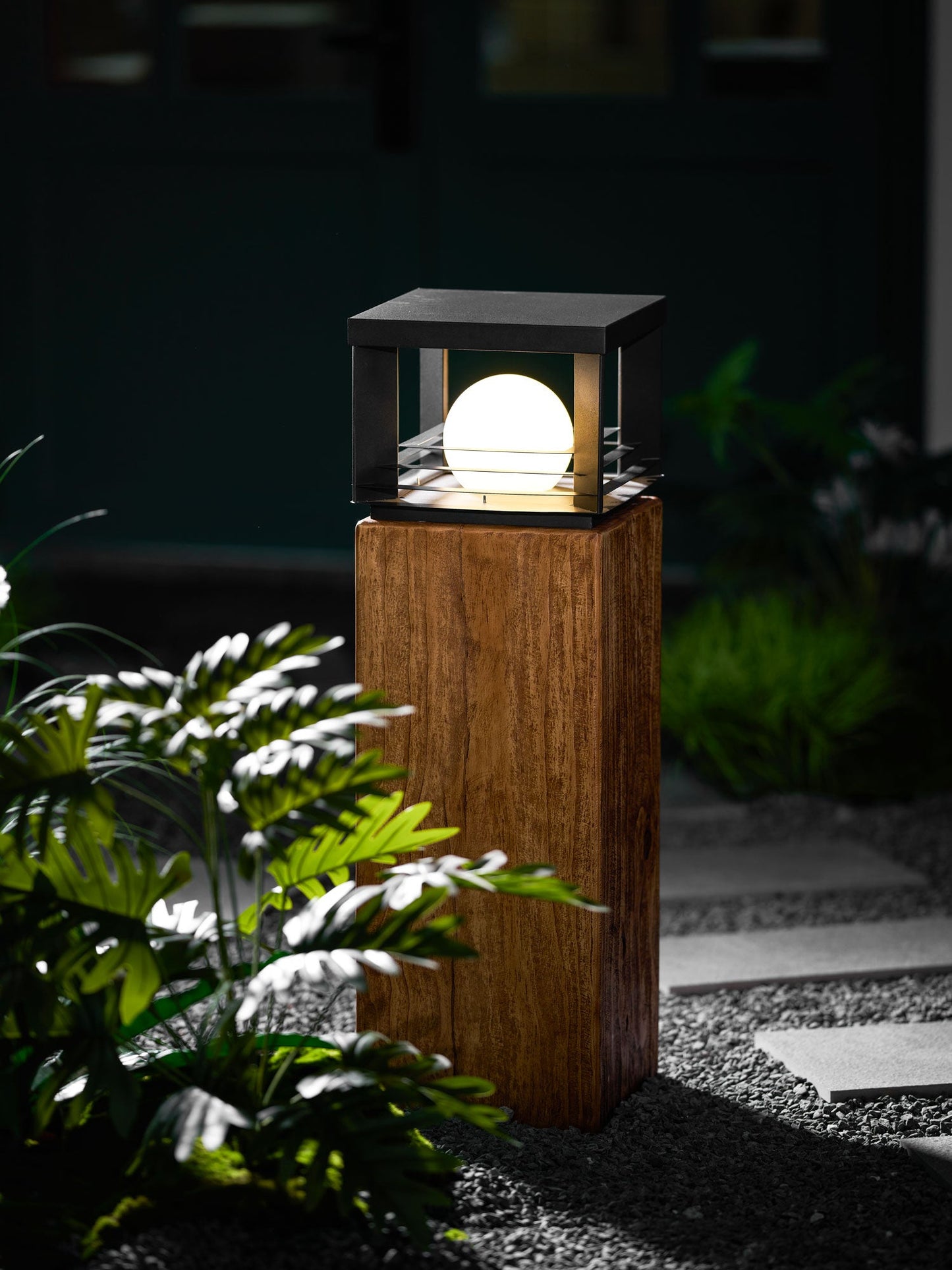 Lunar Crate Outdoor Lamp