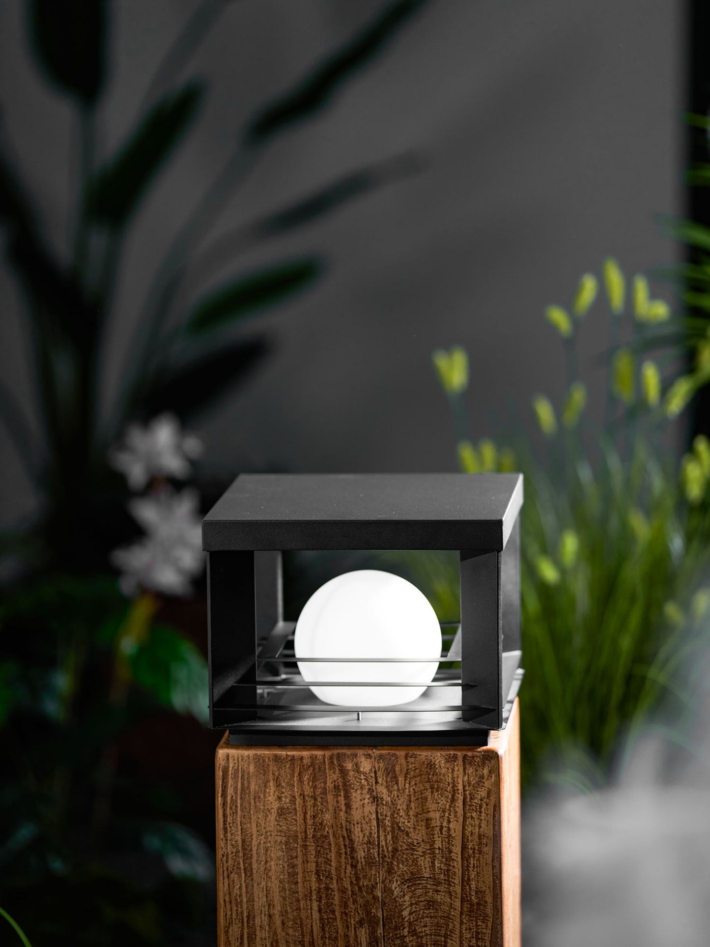 Lunar Crate Outdoor Lamp