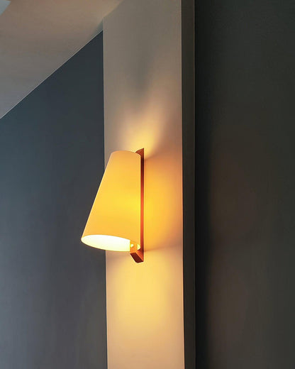 Lupe Wall Lamp