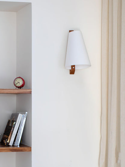 Lupe Wall Lamp