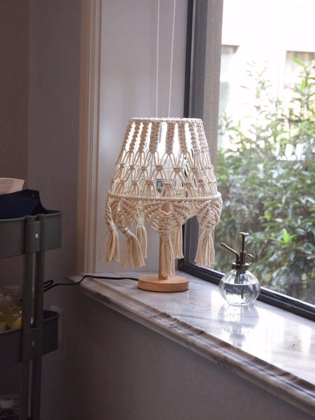 Macrame Side table lamp Table Lamp
