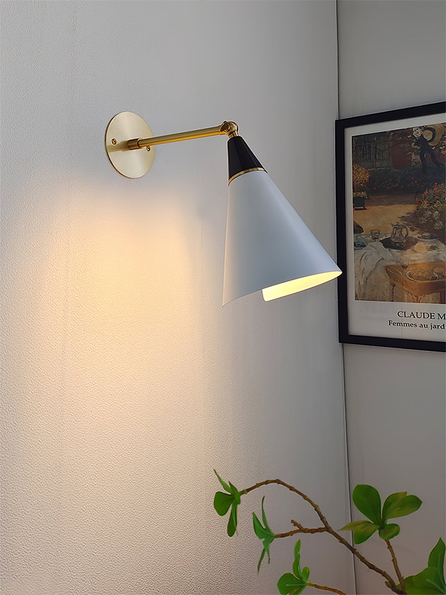 Petite Magari Bracket light Wall Lamp