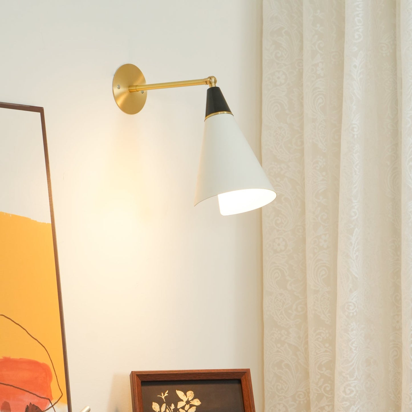 Petite Magari Bracket light Wall Lamp