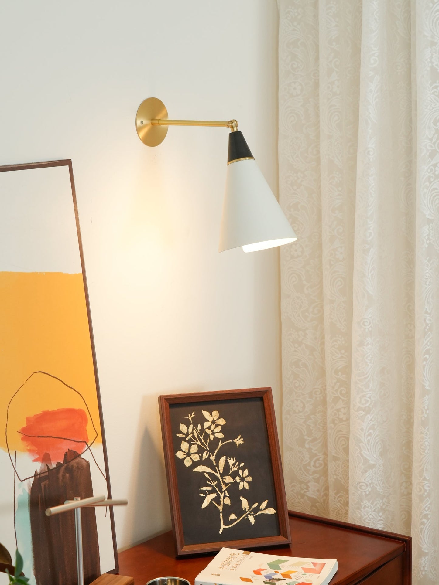 Petite Magari Bracket light Wall Lamp