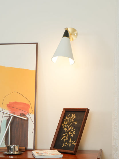 Petite Magari Bracket light Wall Lamp