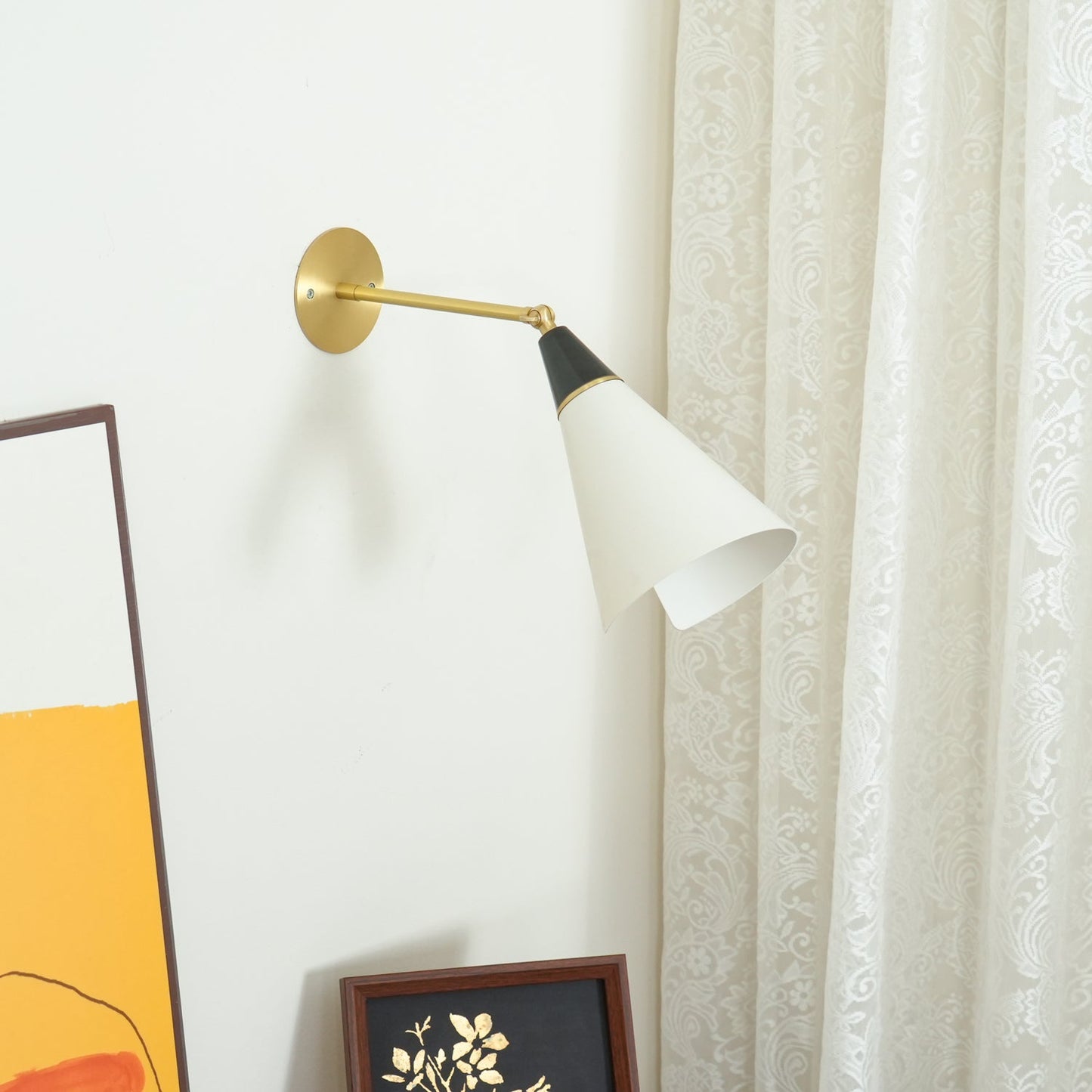 Petite Magari Bracket light Wall Lamp