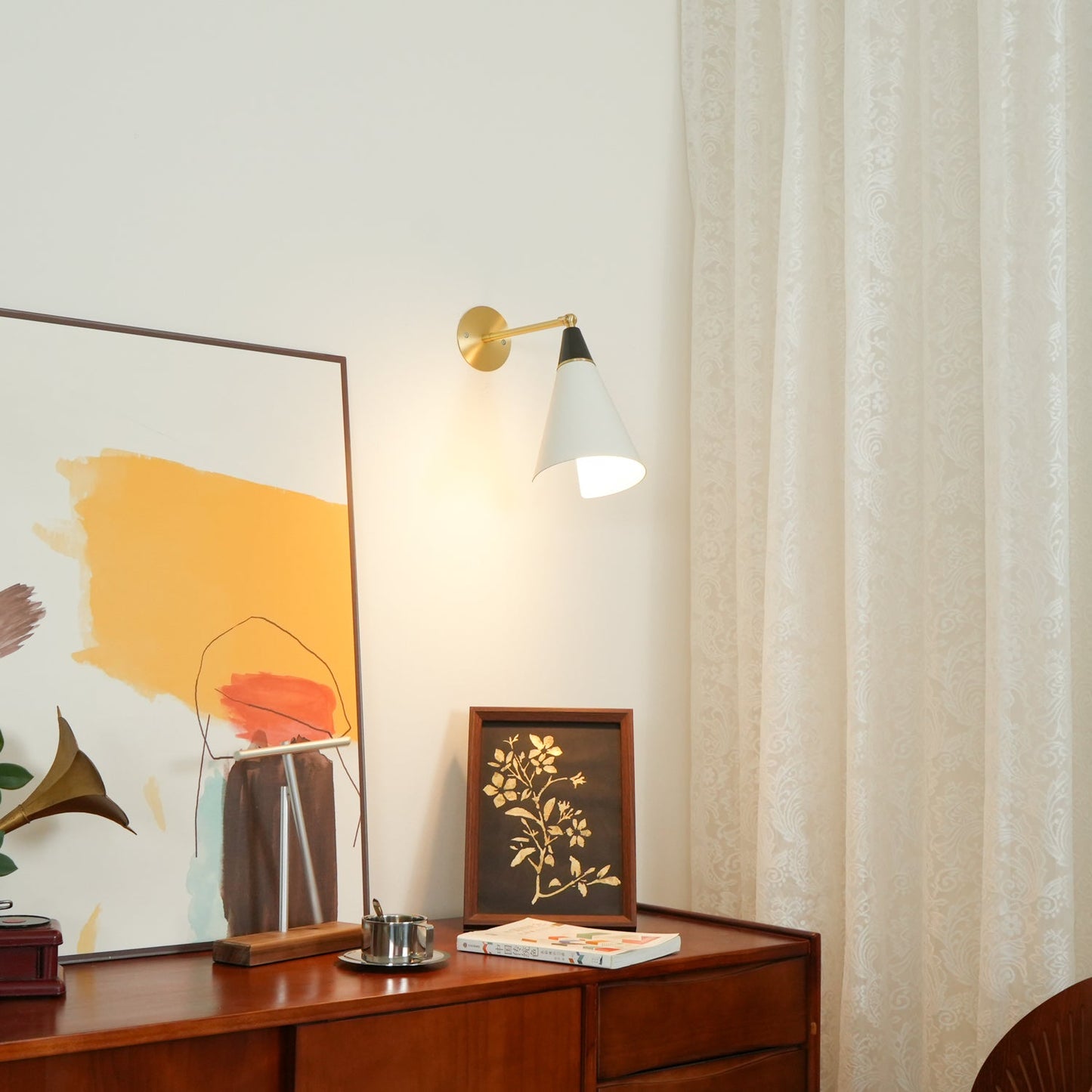 Petite Magari Bracket light Wall Lamp