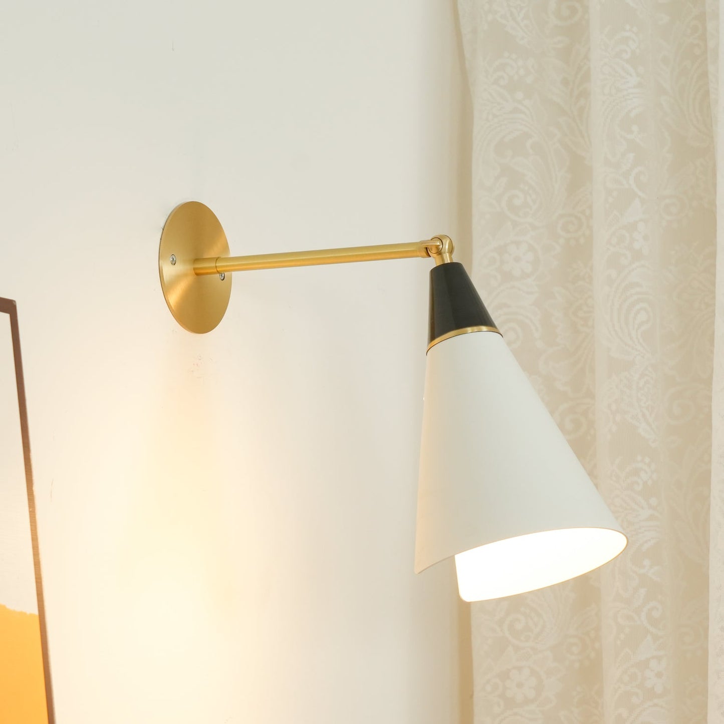 Petite Magari Bracket light Wall Lamp