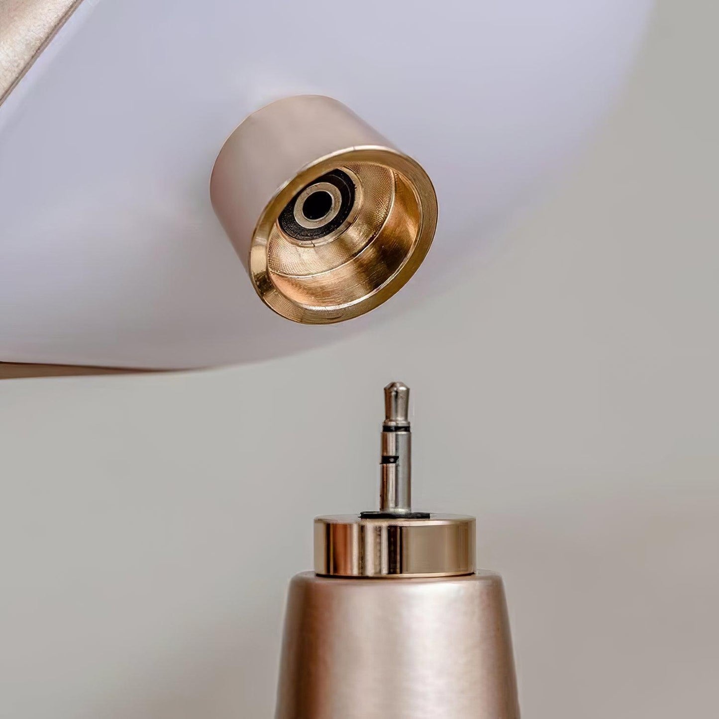 Magpie Art Reading light Table Lamp