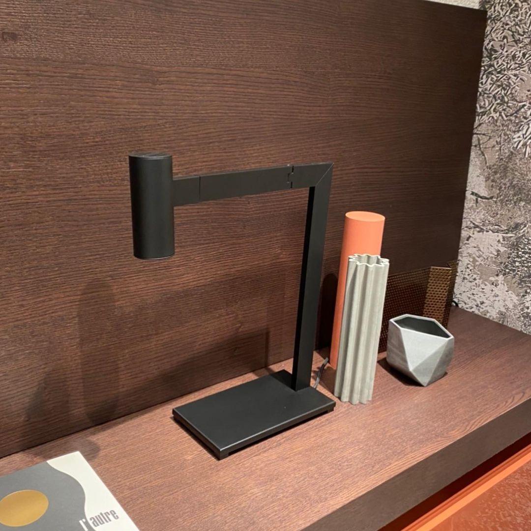 Mahari Bedside lamp Table Lamp