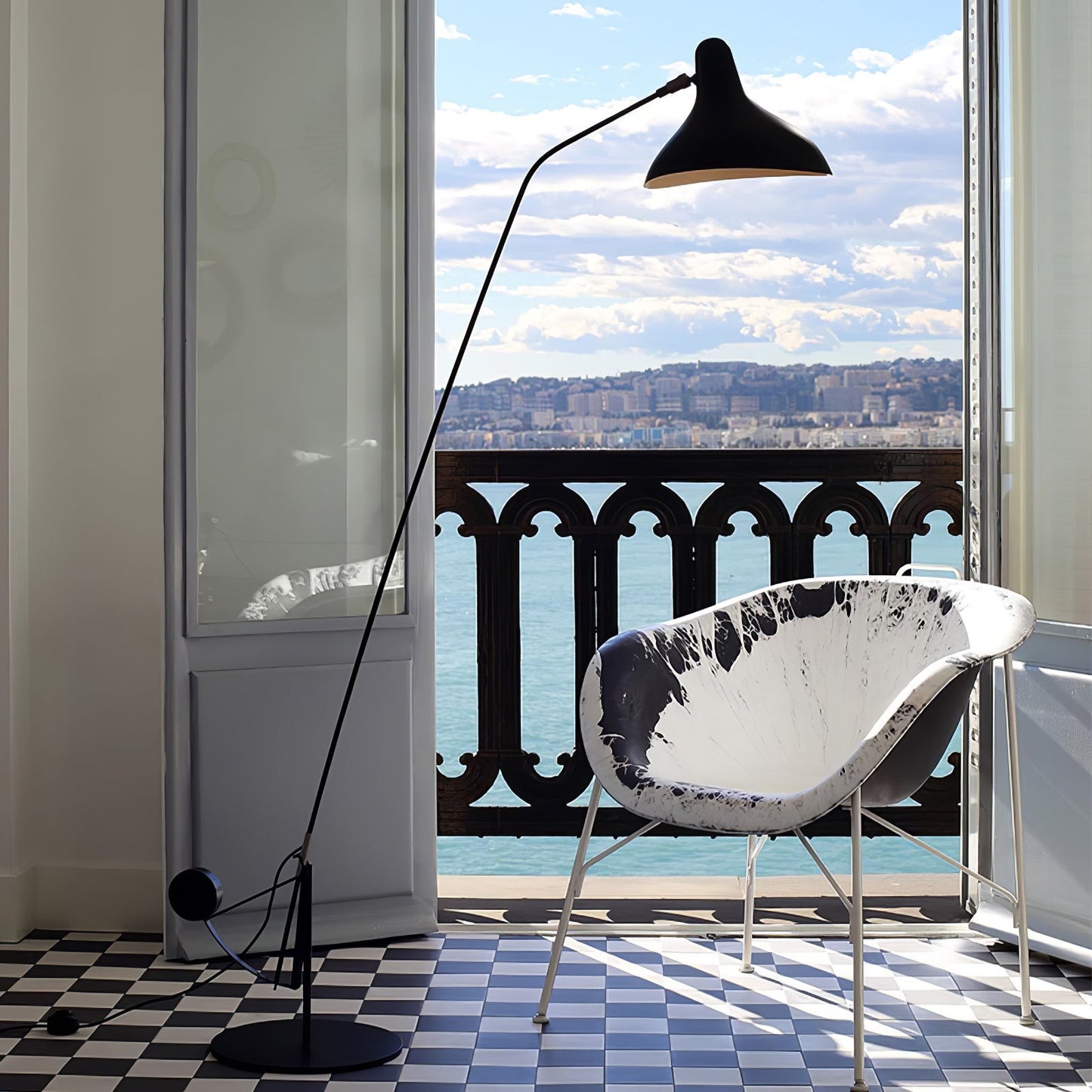 Mantis Arm Tall Lamp Floor Lamp