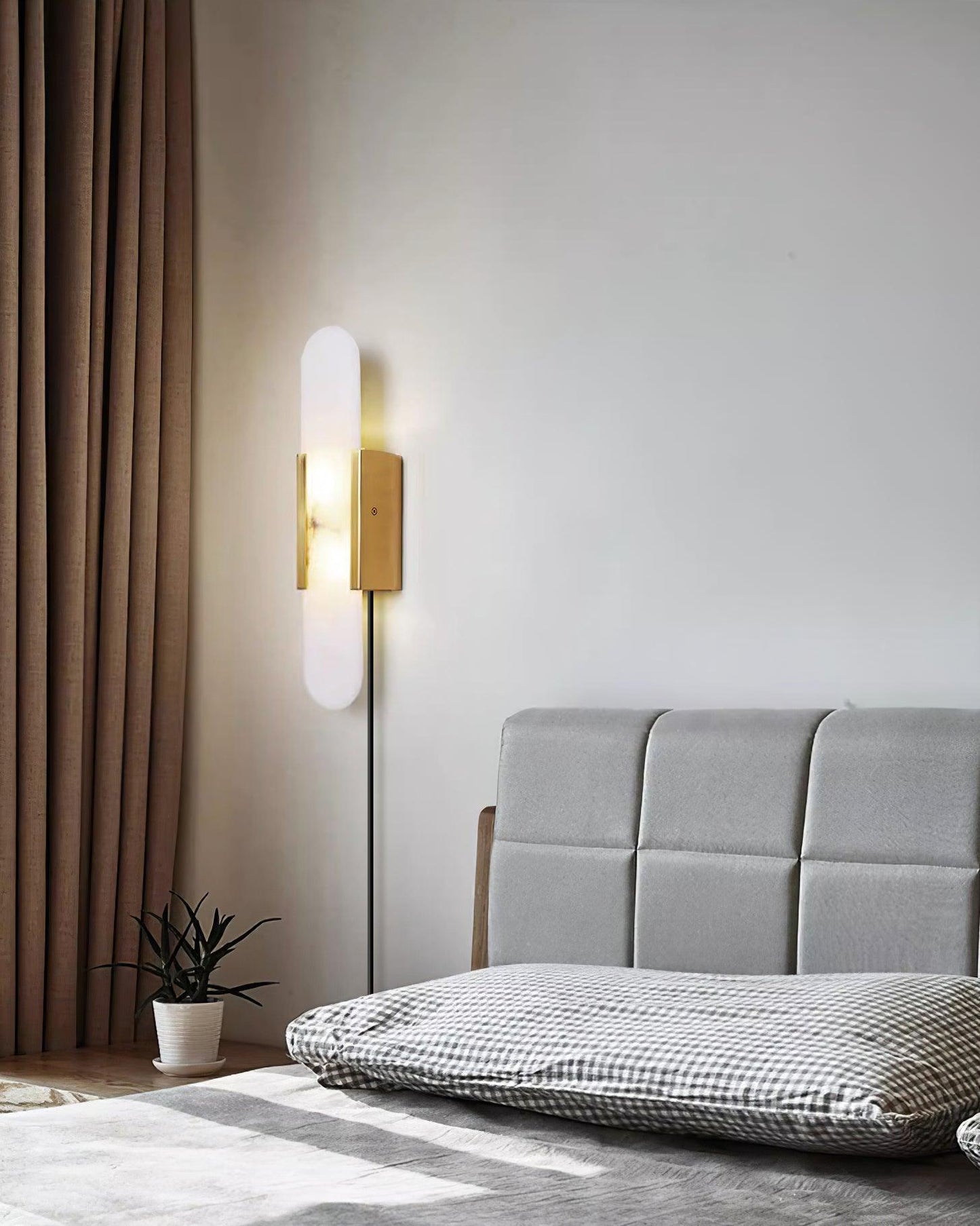 Melange Elongated Plug-in Lamp bracket Sconce