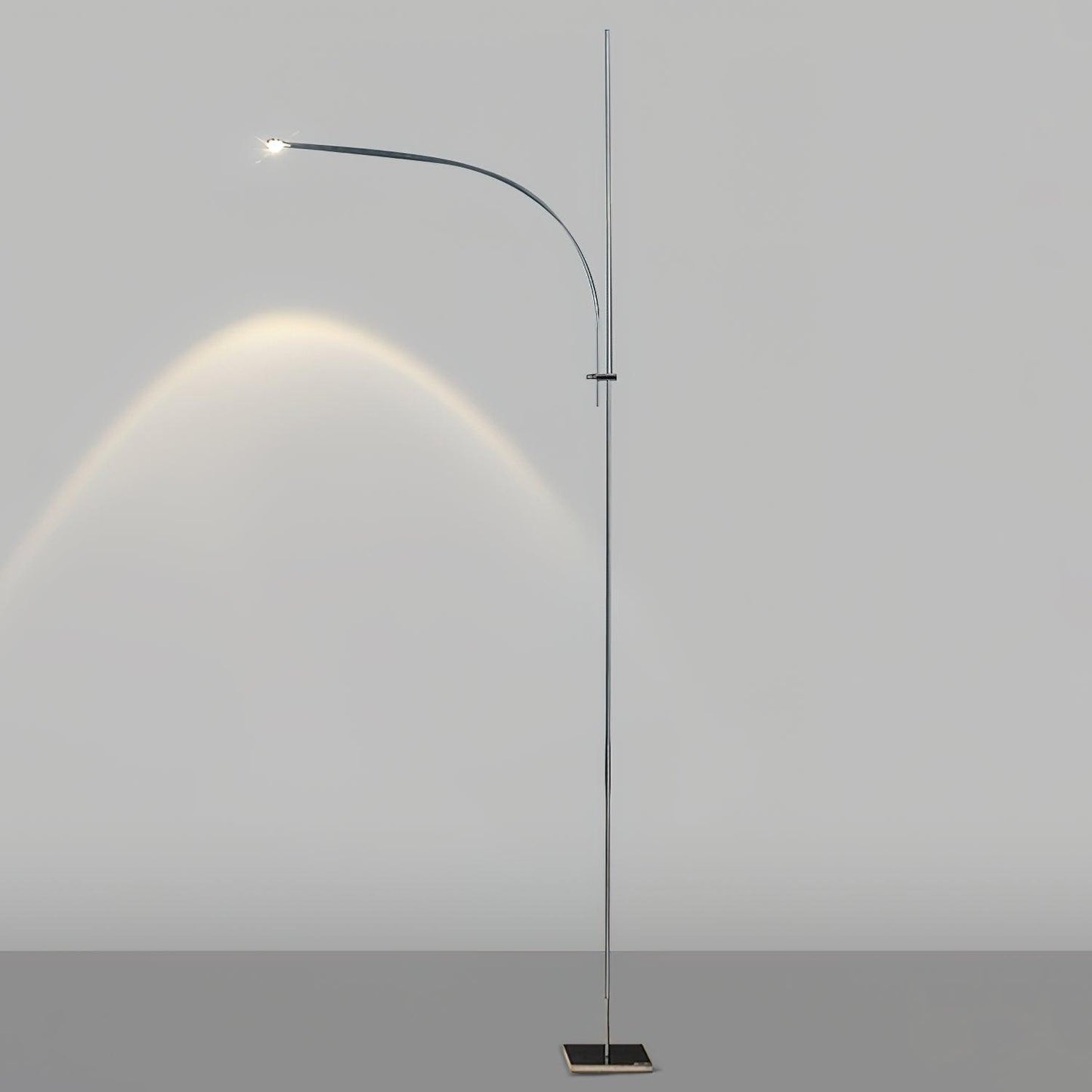 Metal Body Graceful Floor-standing Lamp Floor Lamp