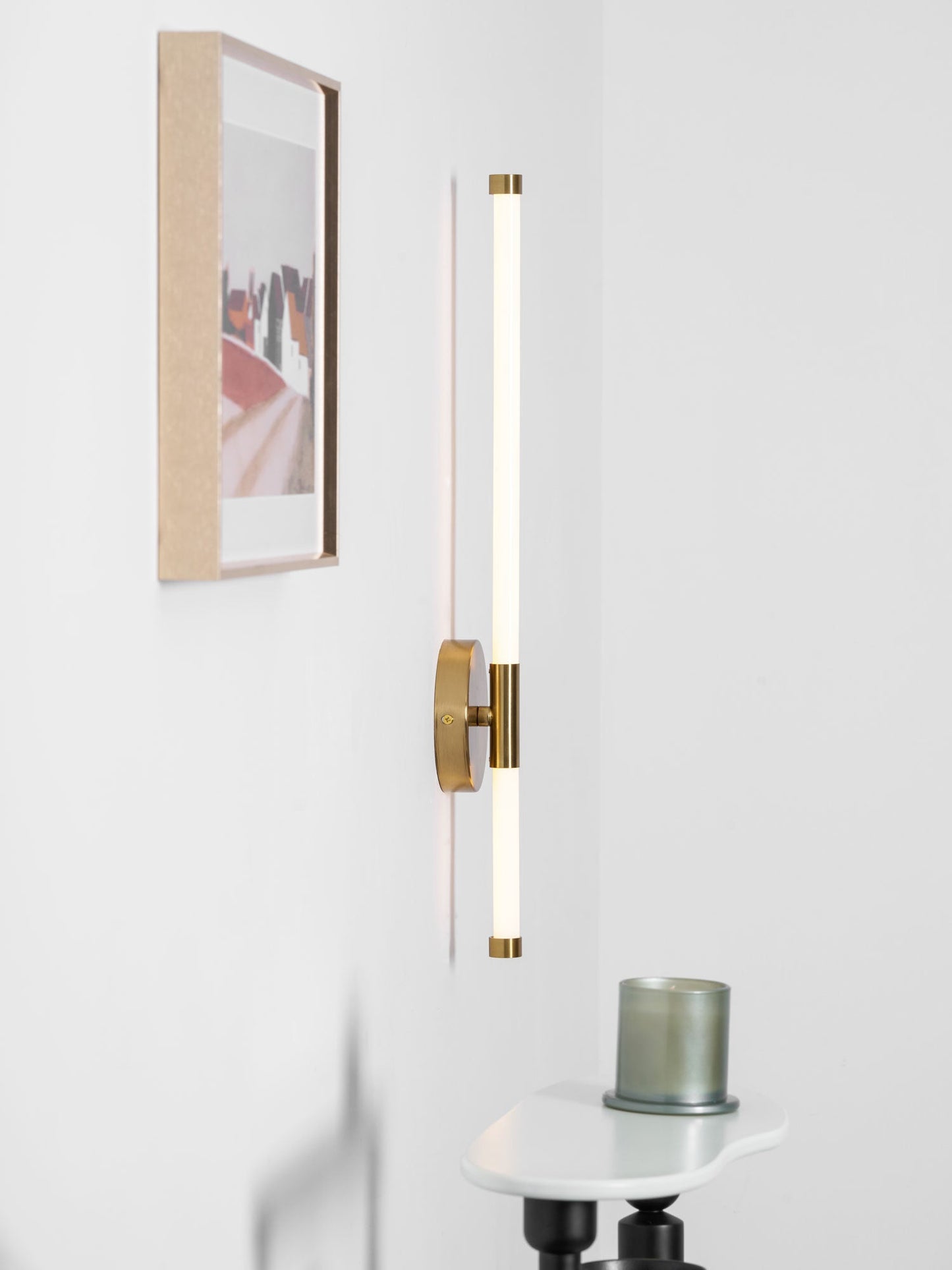 Minimalist Vertical Wall Sconce