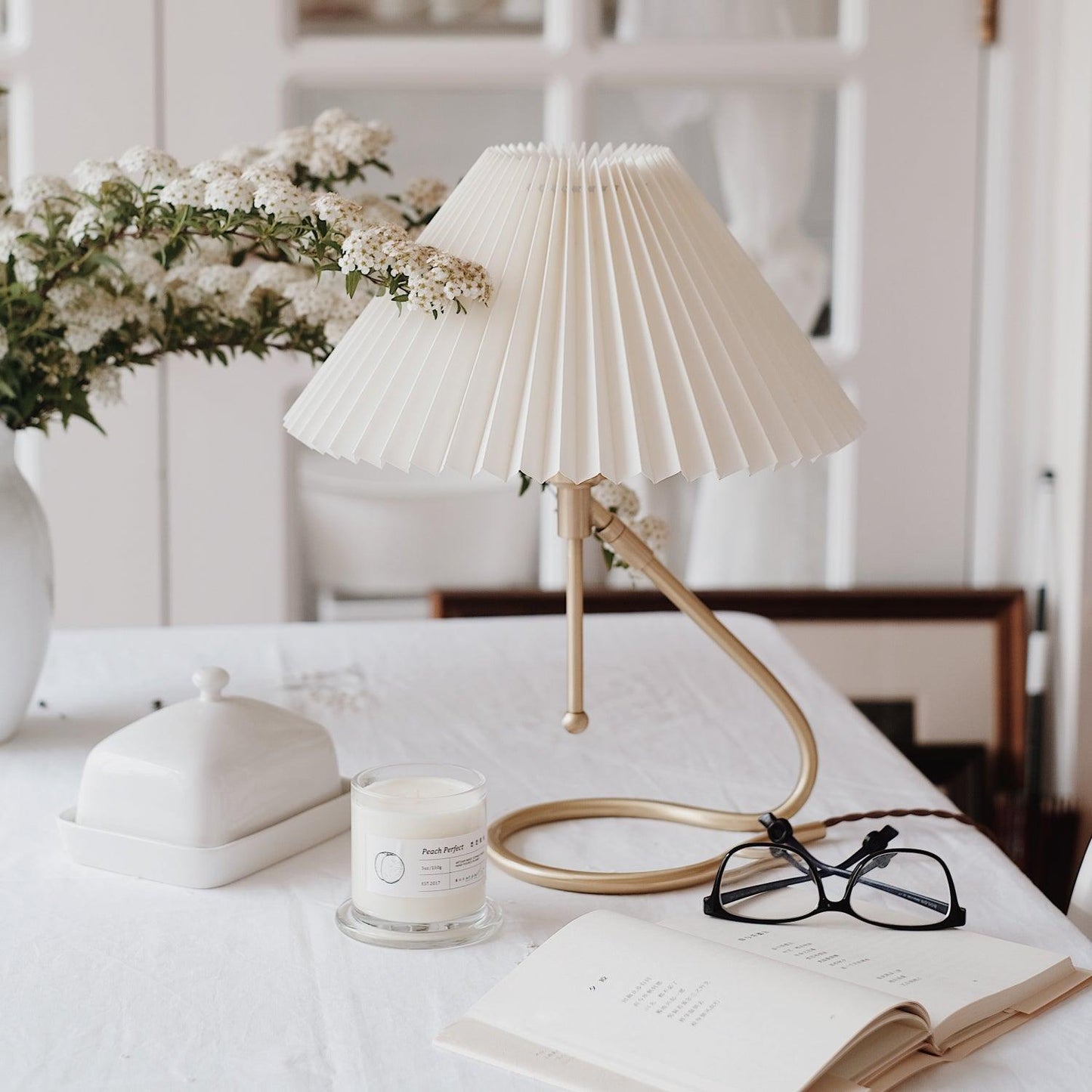 Levitate Pleated Table Lamp